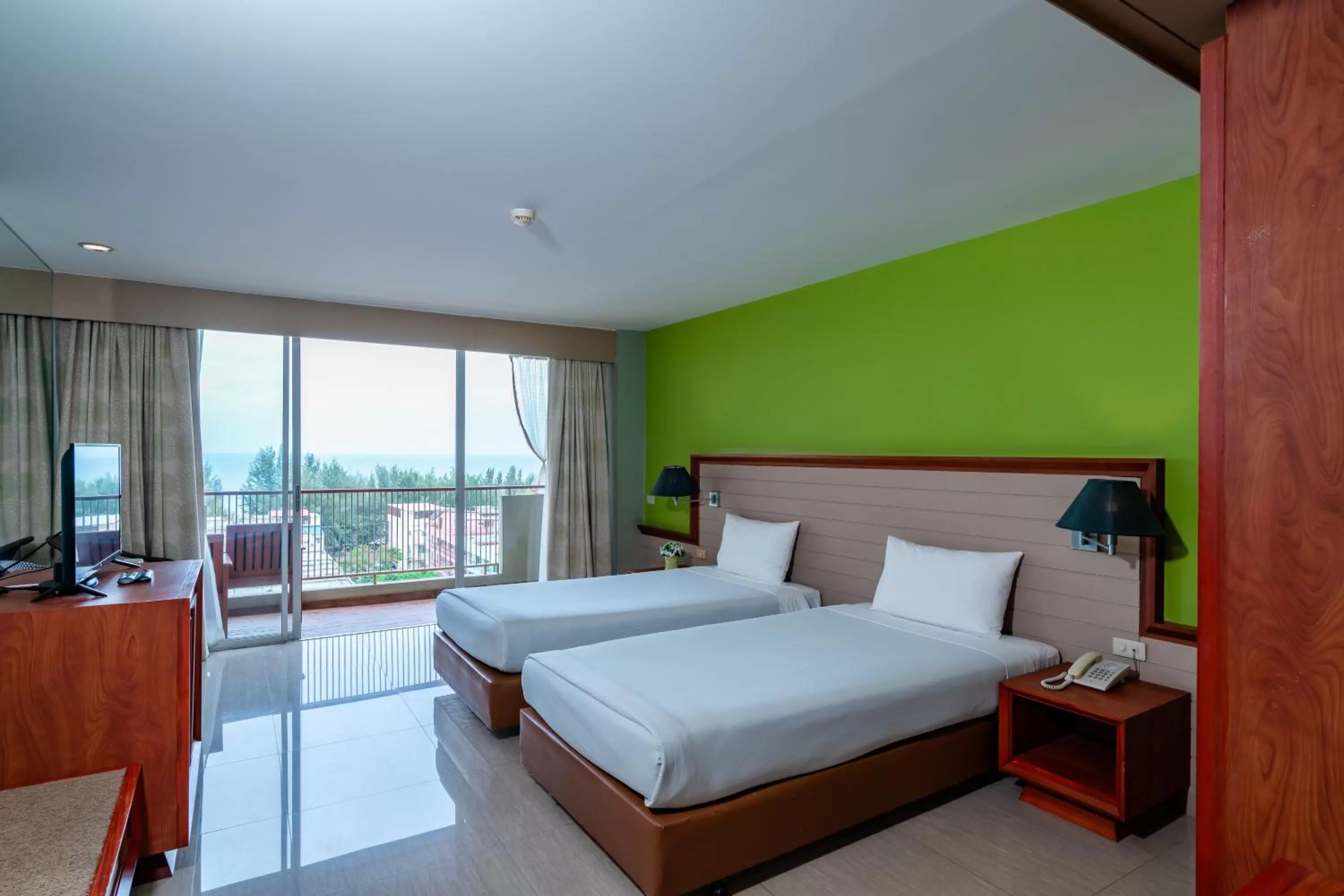 Deluxe Double or Twin Room in Long Beach Cha-Am Hotel