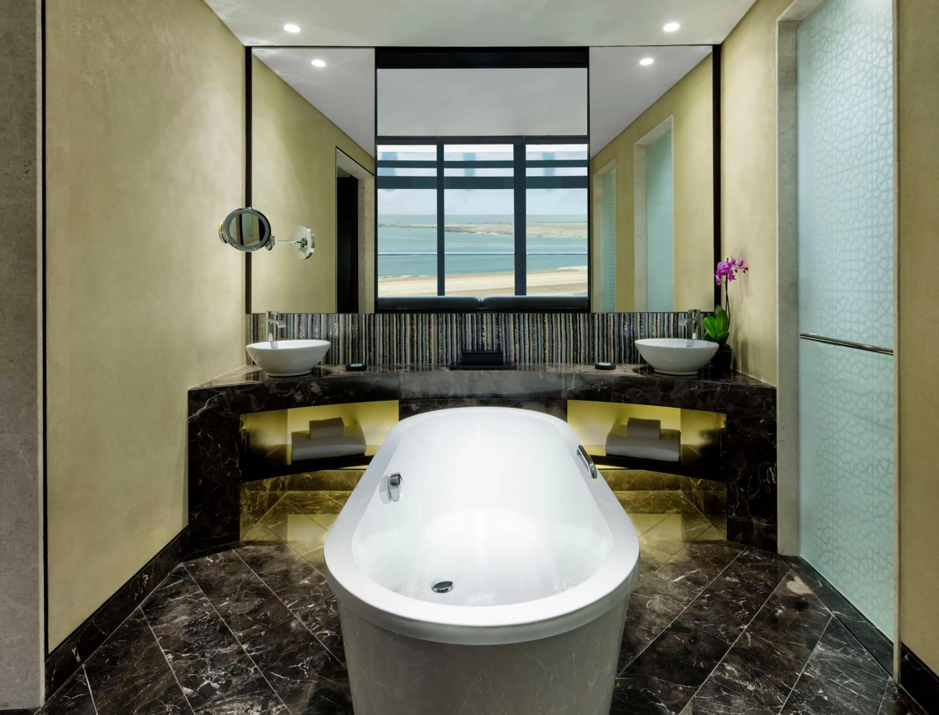 King Room with Balcony in Grand Hyatt Abu Dhabi Hotel & Residences Emirates Pearl