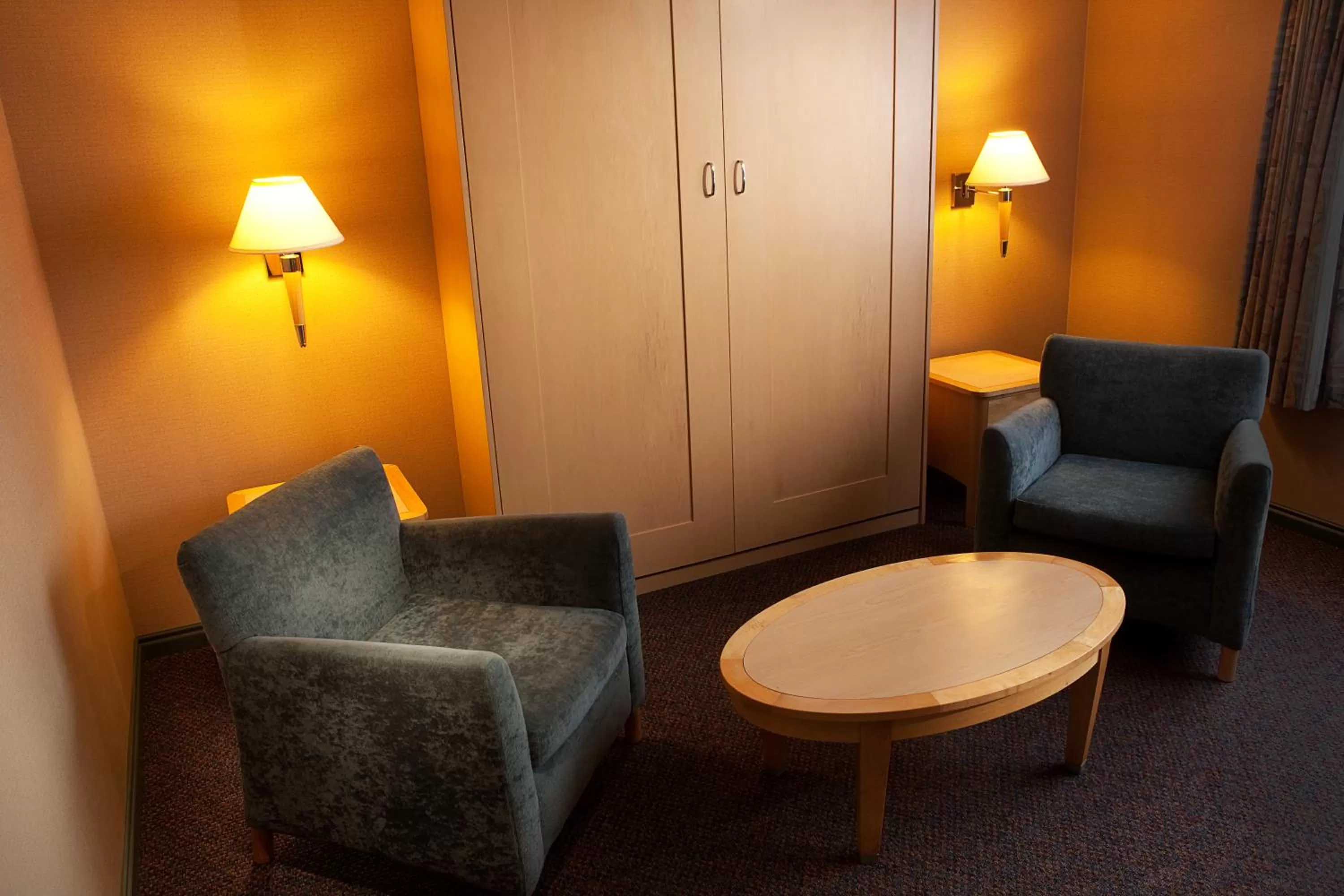 Standard Queen Room in Ramada Plaza by Wyndham Prince George