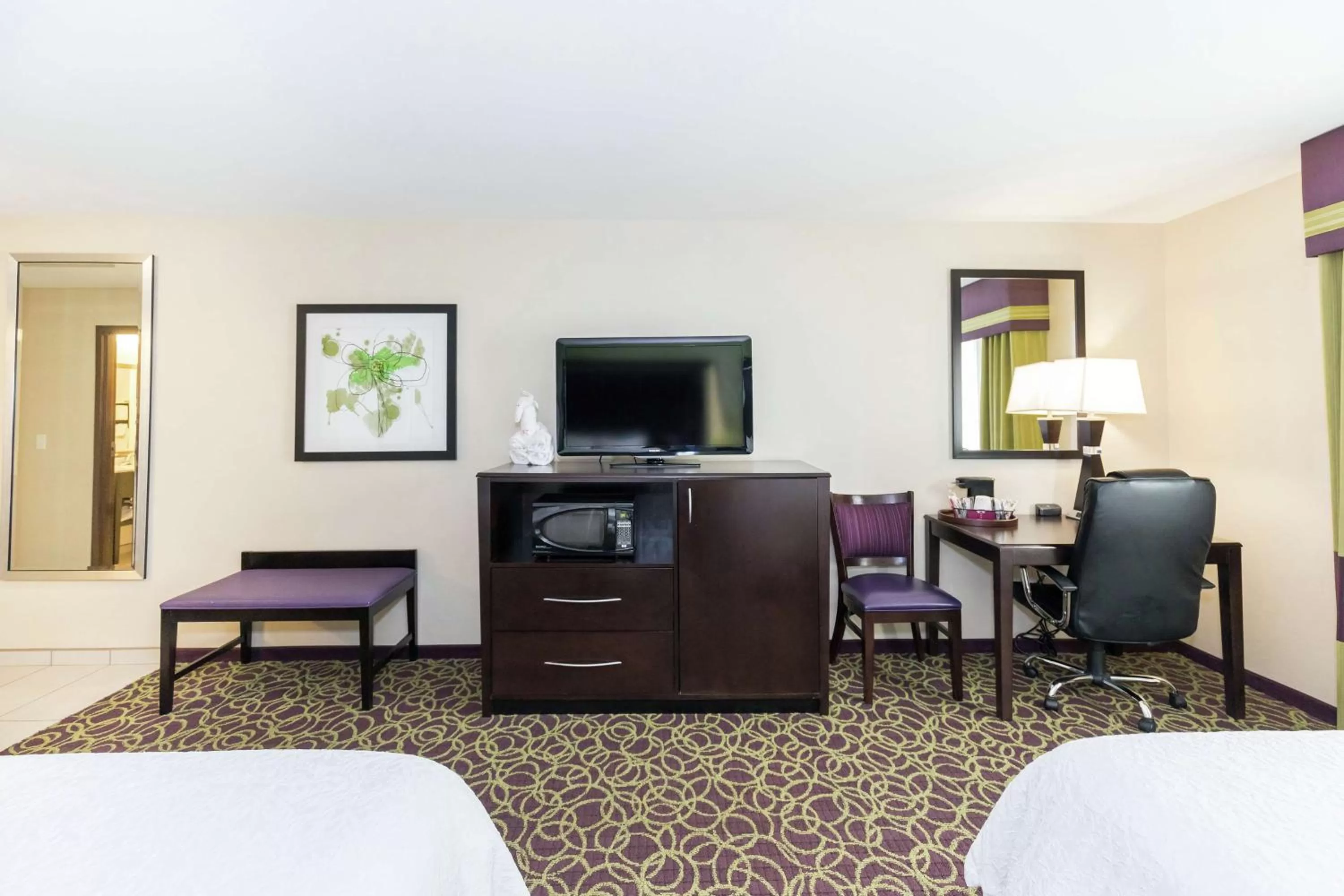 Queen Room with Two Queen Beds (4 Adults) in Hampton Inn and Suites Sandusky/Milan