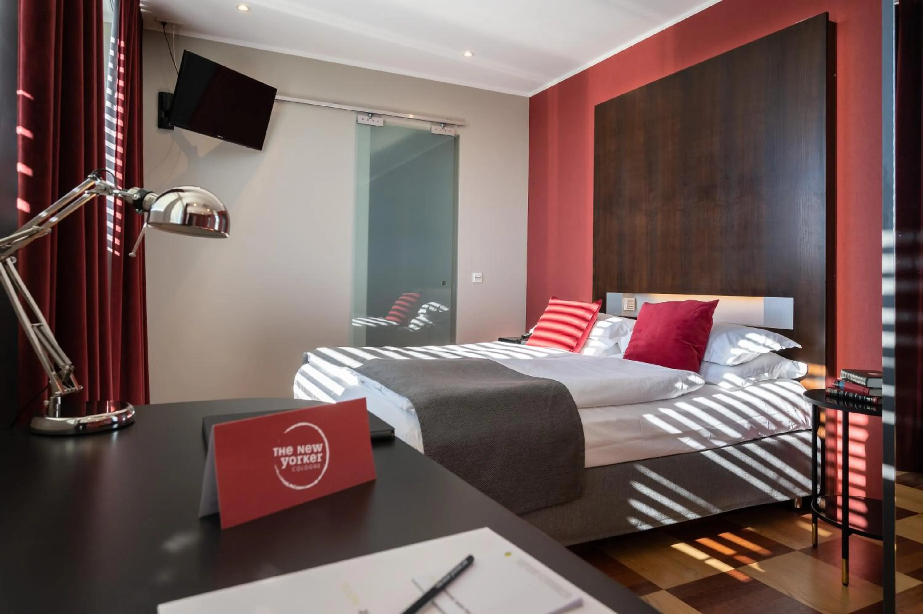 Junior Suite Double - single occupancy in The New Yorker Hotel Köln-Messe