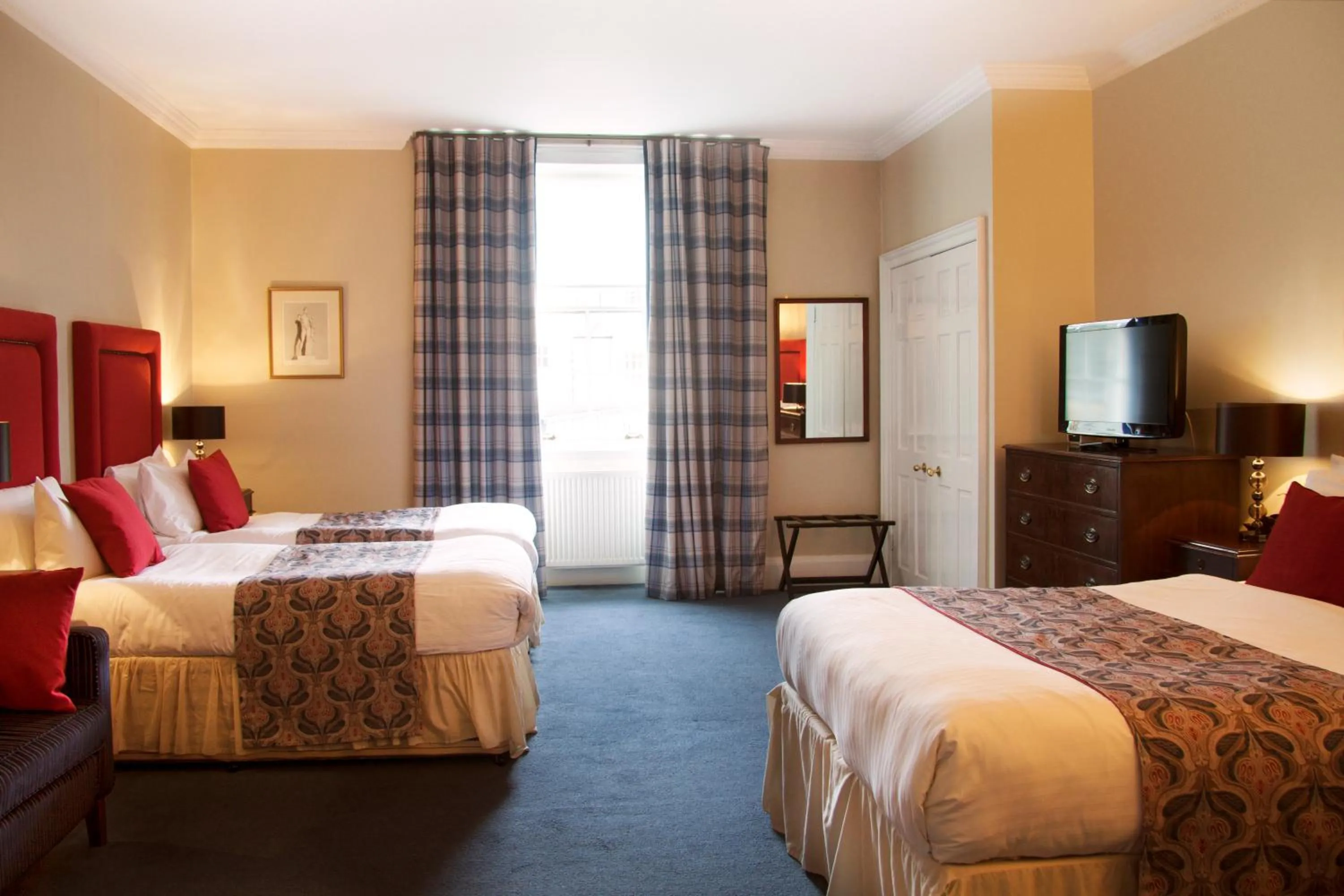 Family Room, lower ground floor in Royal Scots Club