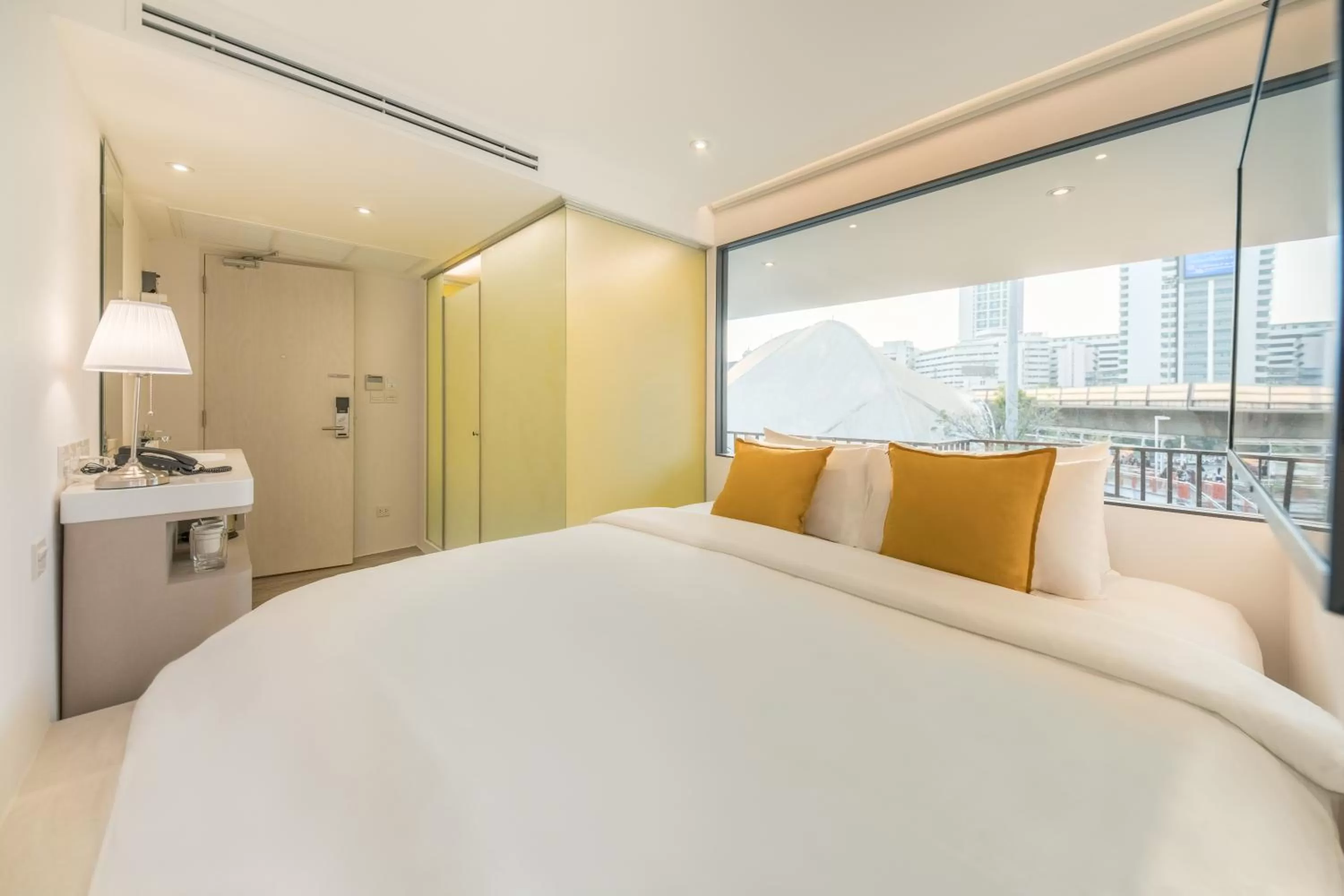 Economy Double Room with City View in Yello Rooms Hotel Victory Monument