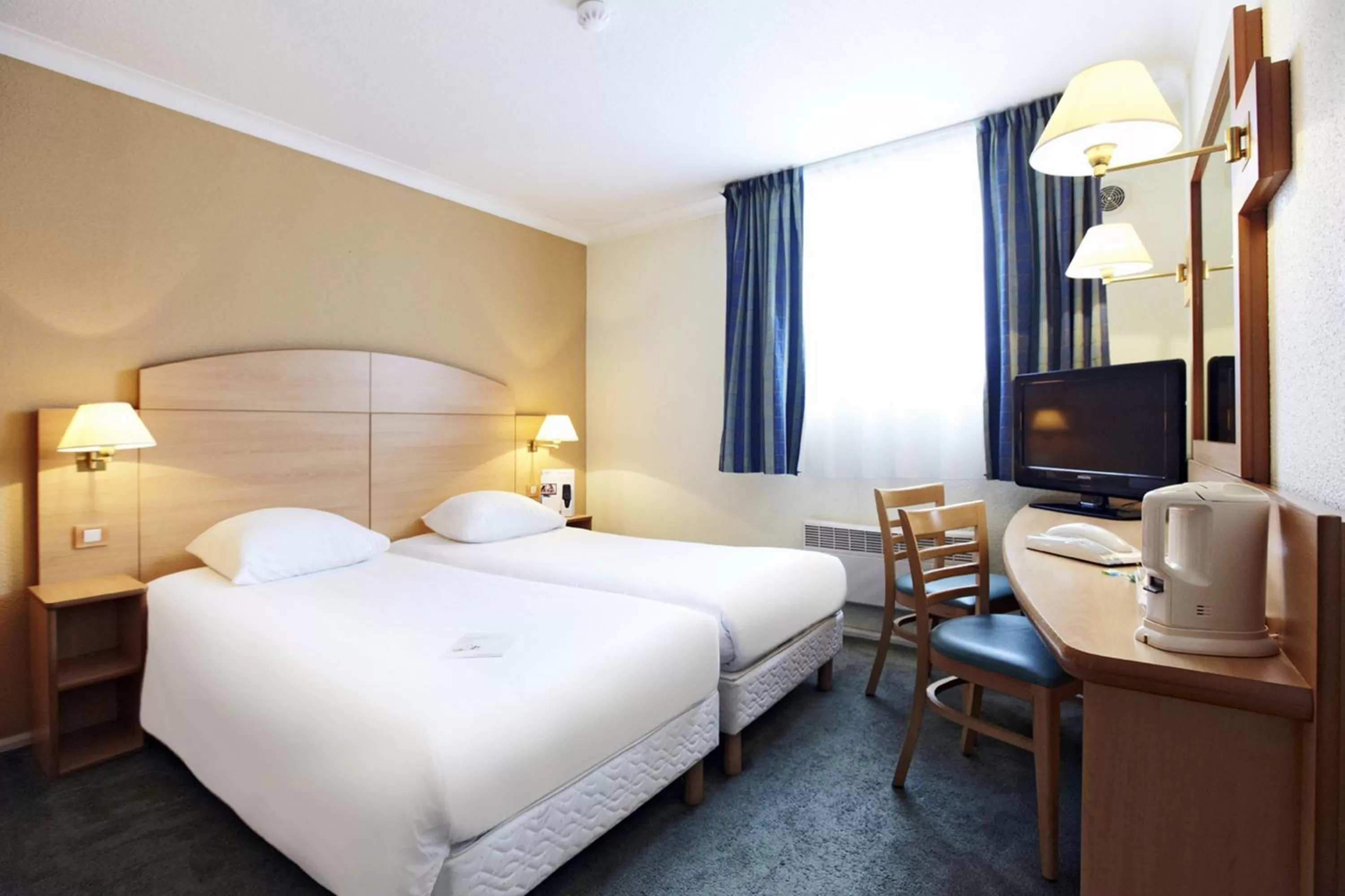 Twin Room in Campanile Hotel & Restaurant Brussels Vilvoorde