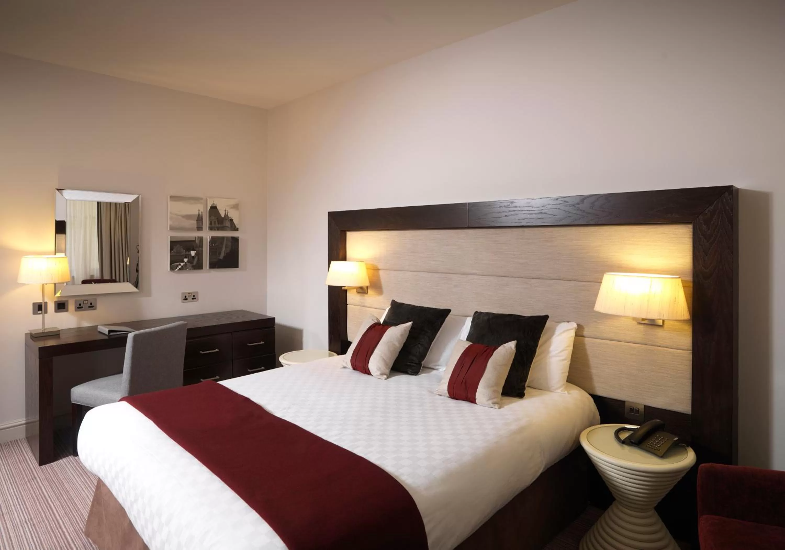 Deluxe King Room in Thistle London Holborn