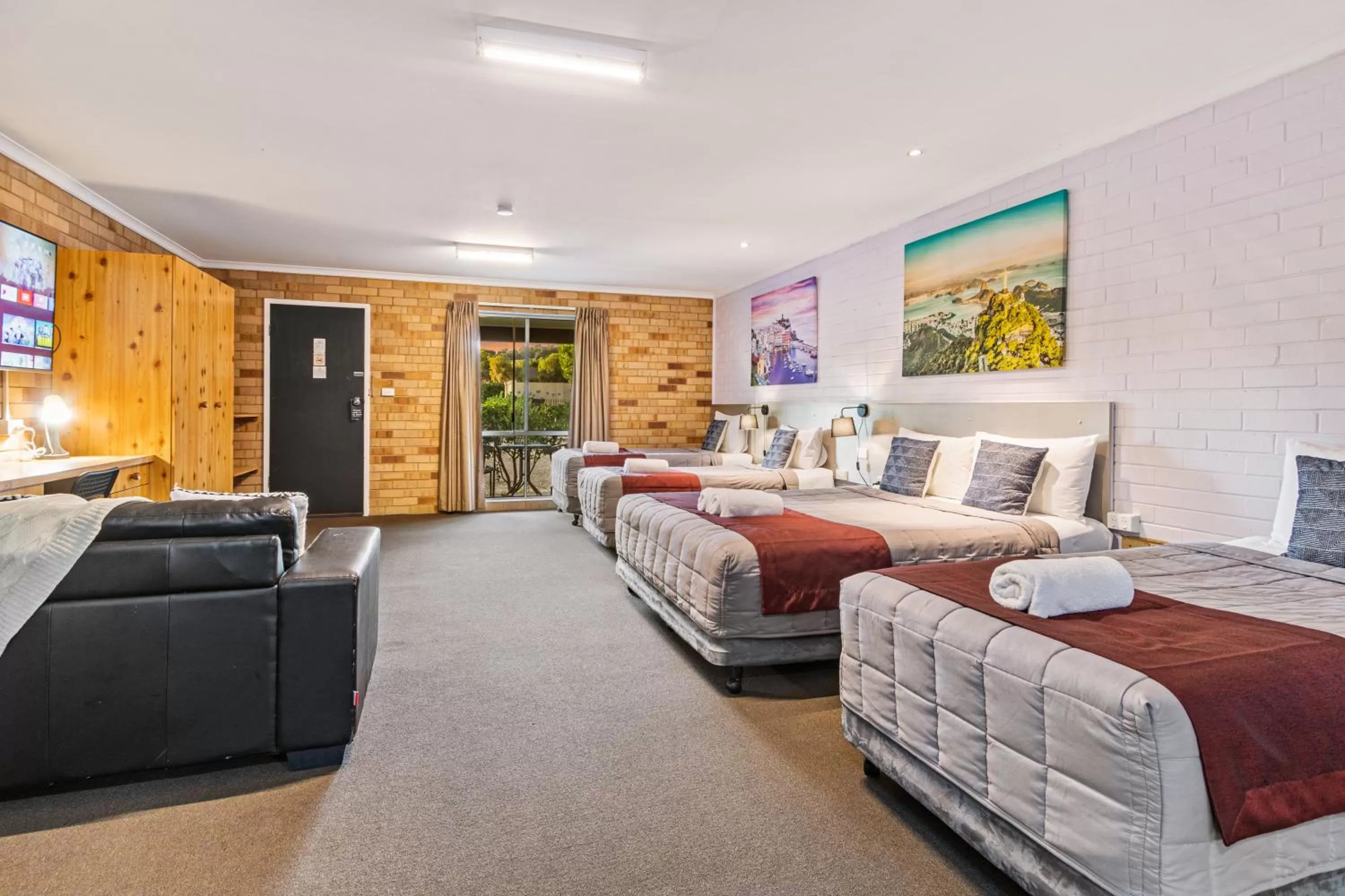 Superior Family Room in Burringa Garden Motel