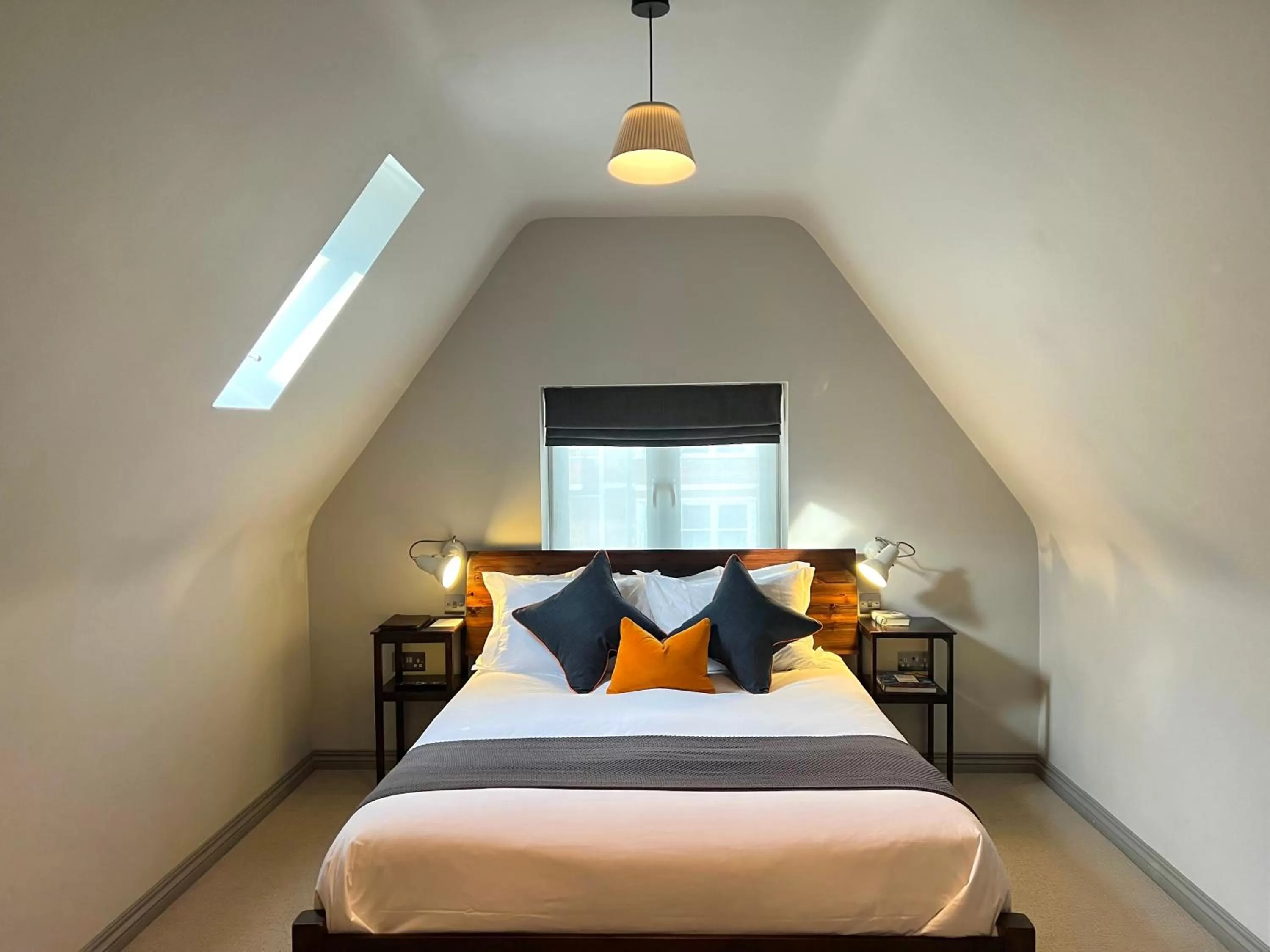 Large Double Room in The Ginger Pig