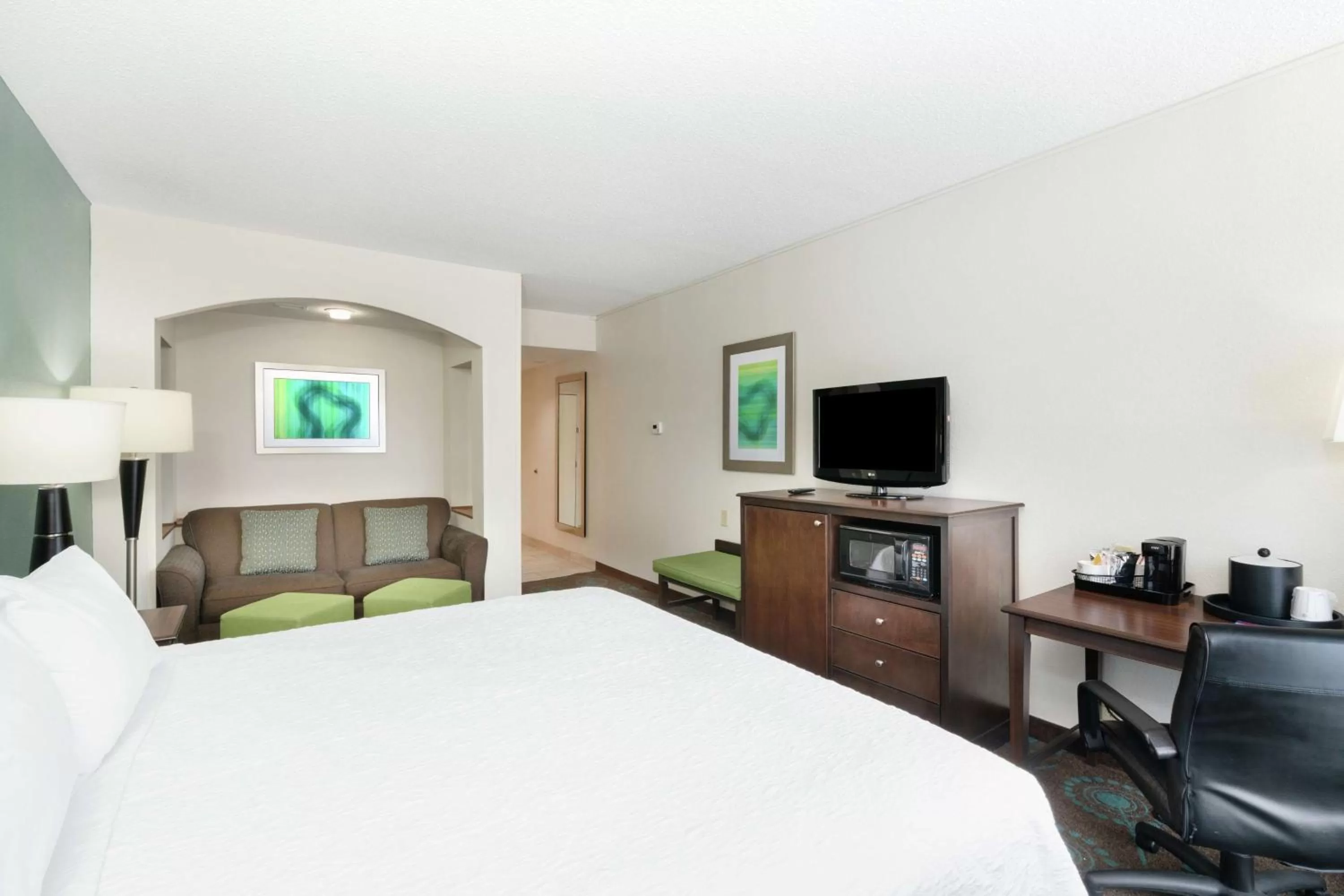 King Room with Sofa Bed - Non-Smoking in Hampton Inn & Suites Mooresville