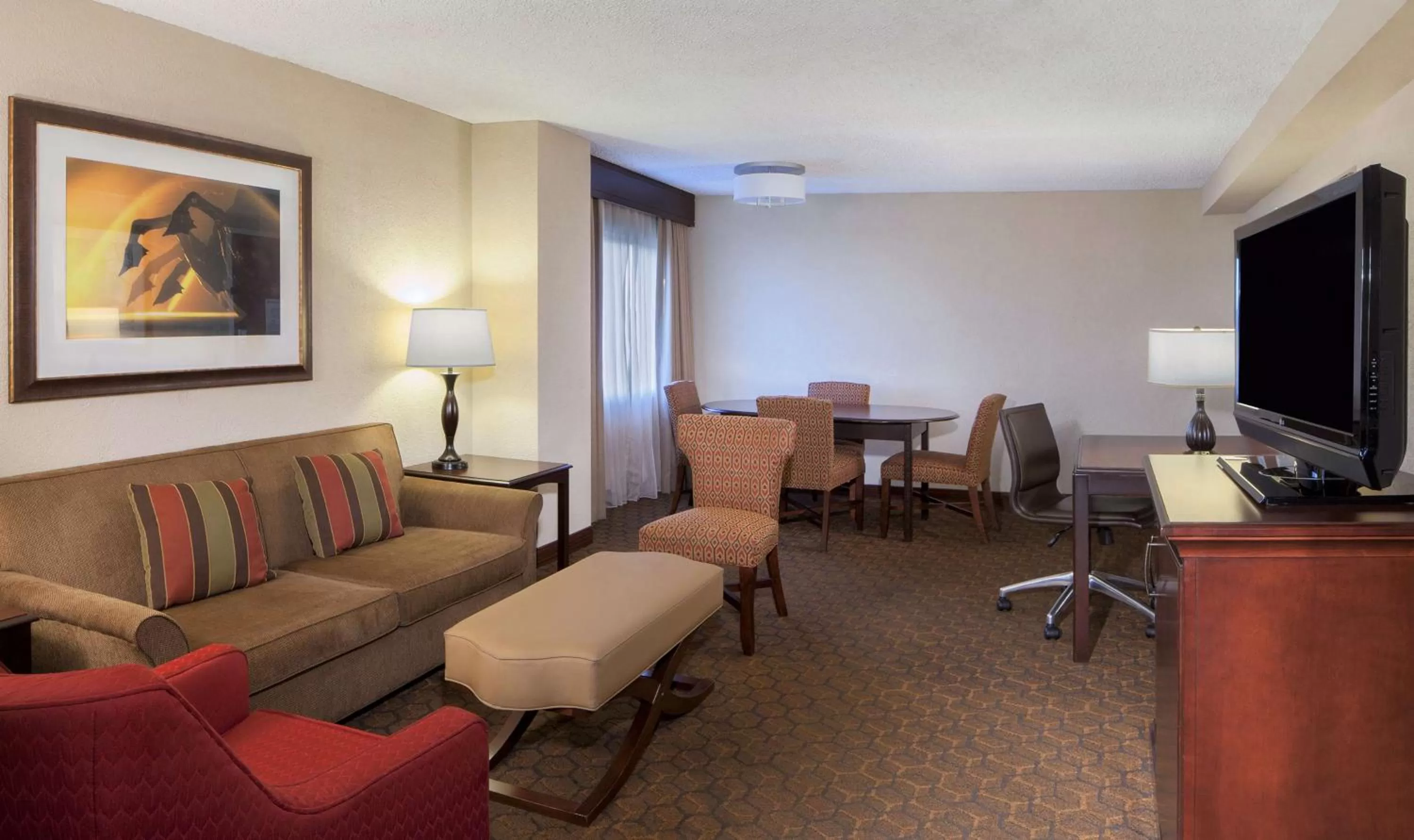 King Corner Suite in Embassy Suites by Hilton Austin Arboretum
