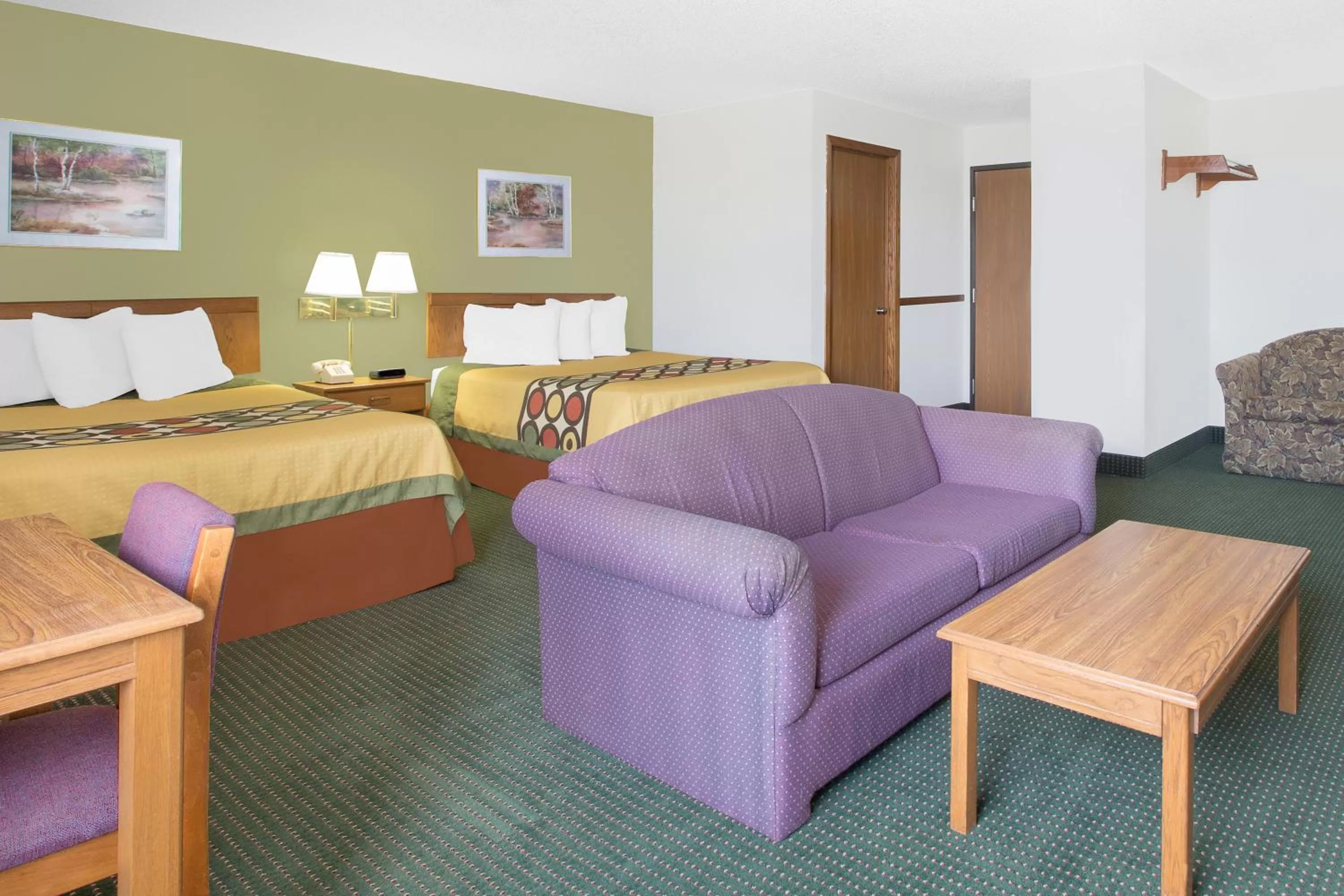 Studio Suite with Two Queen Beds - Non-Smoking in Super 8 by Wyndham Chillicothe