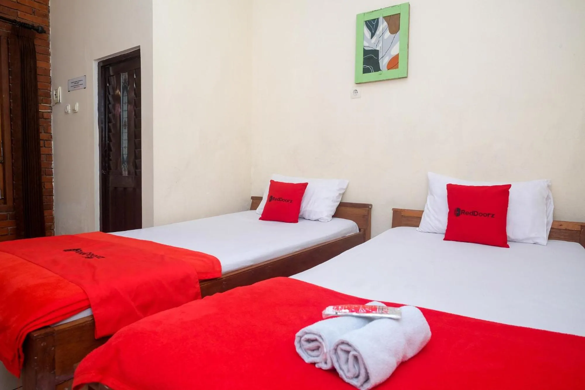 Double Room in RedDoorz Syariah near Akmil Magelang