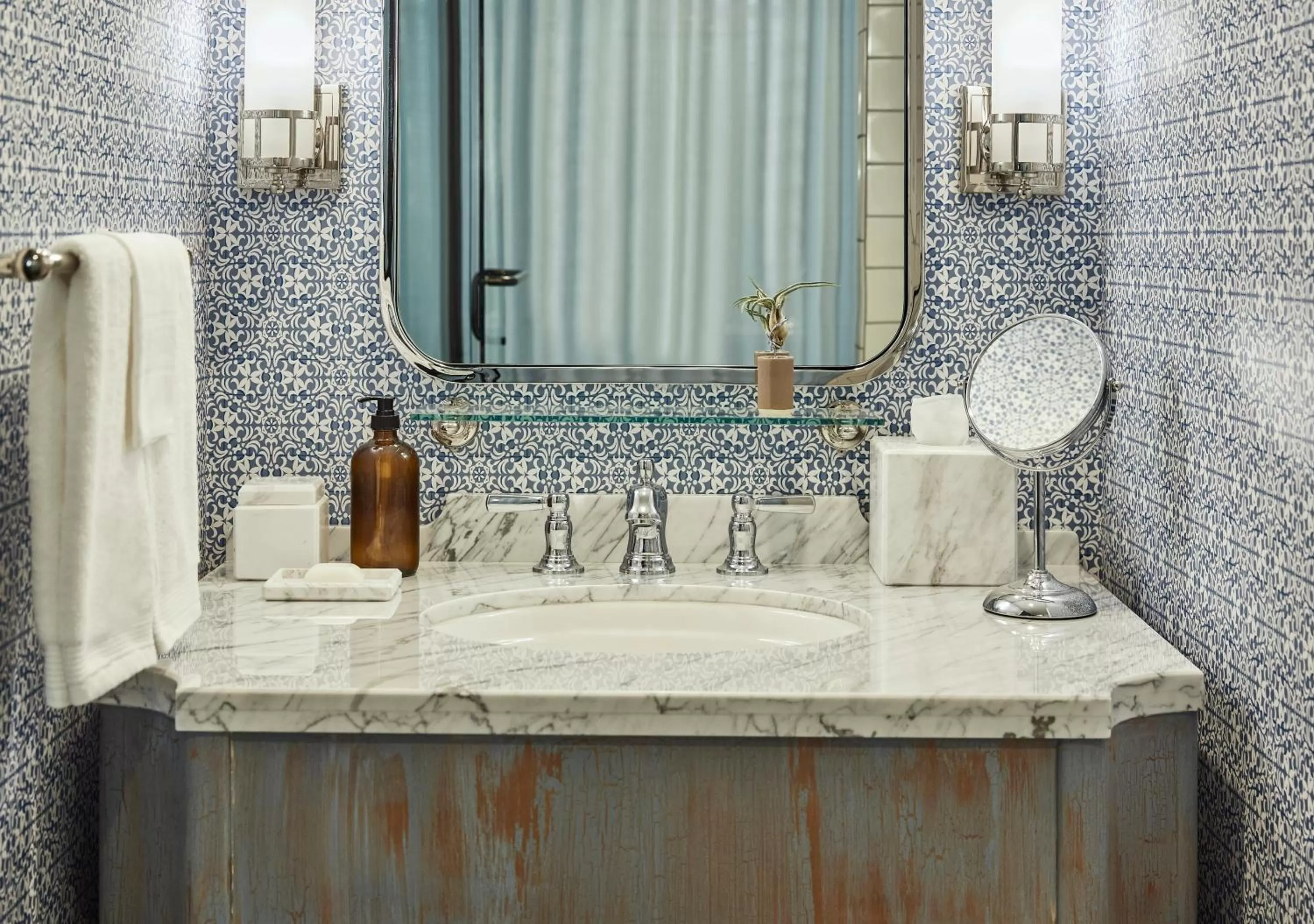 Deluxe One-Bedroom Suite in Pendry San Diego