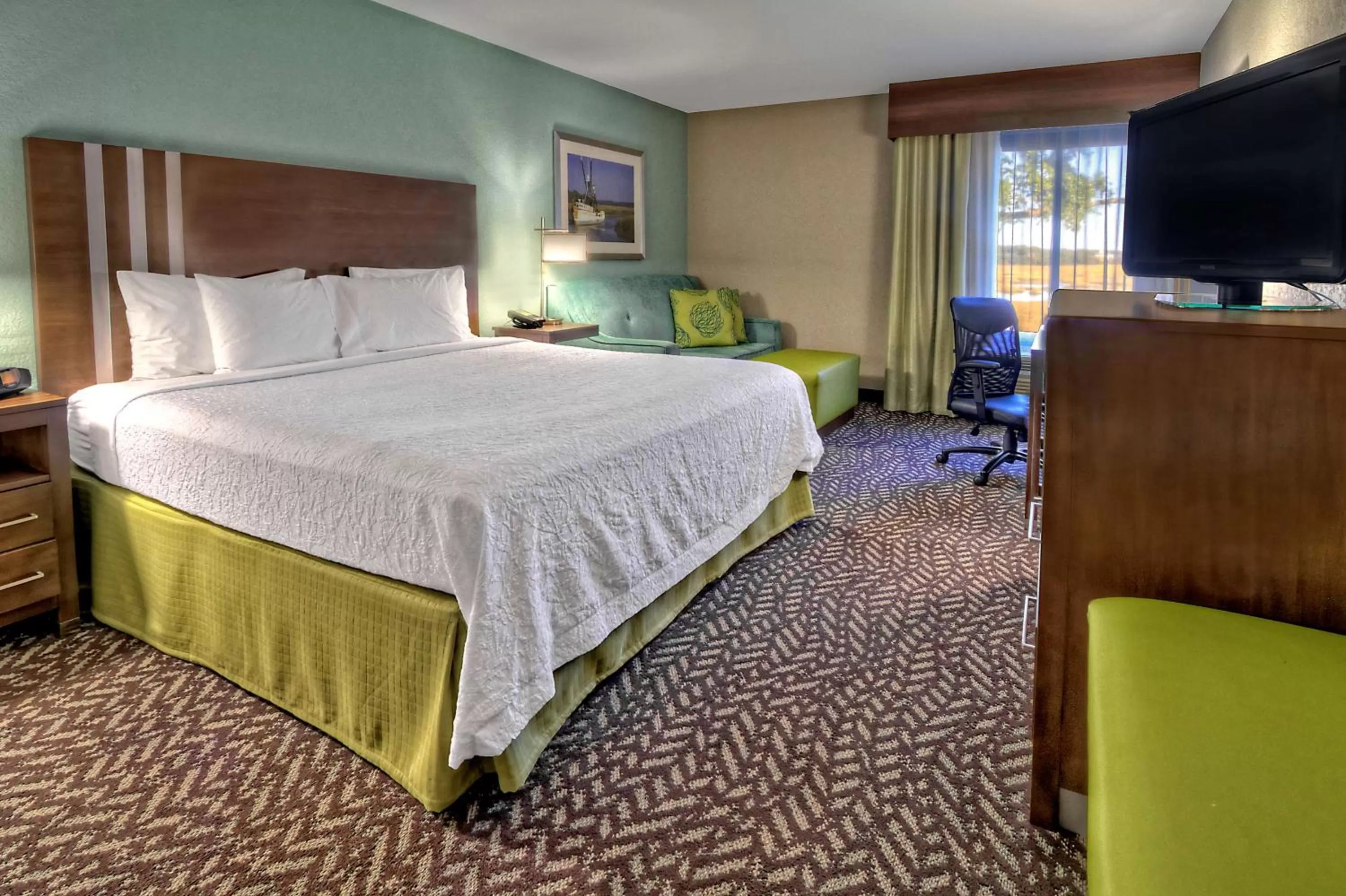 King Room with Sofa Bed - Non-Smoking in Hampton Inn Beaufort