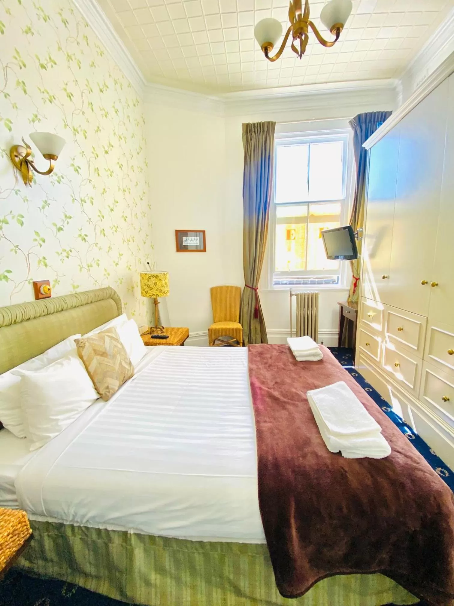 Queen Room in The Esplanade Hotel