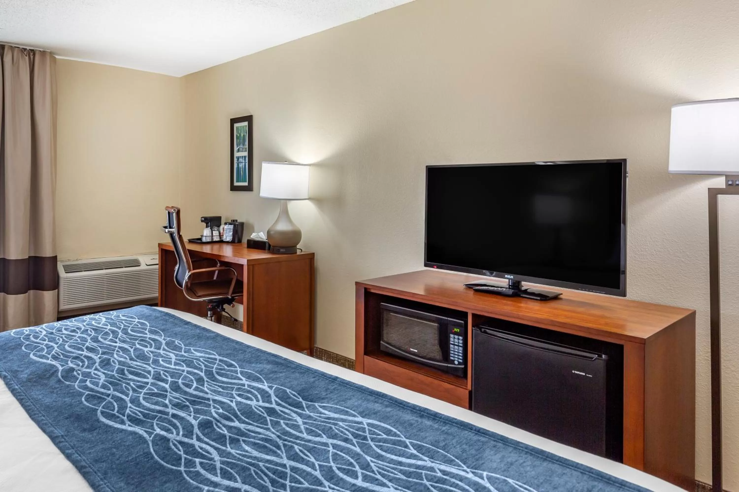 Standard King Room - Non Smoking in Comfort Inn & Suites Spring Lake - Fayetteville Near Fort Liberty