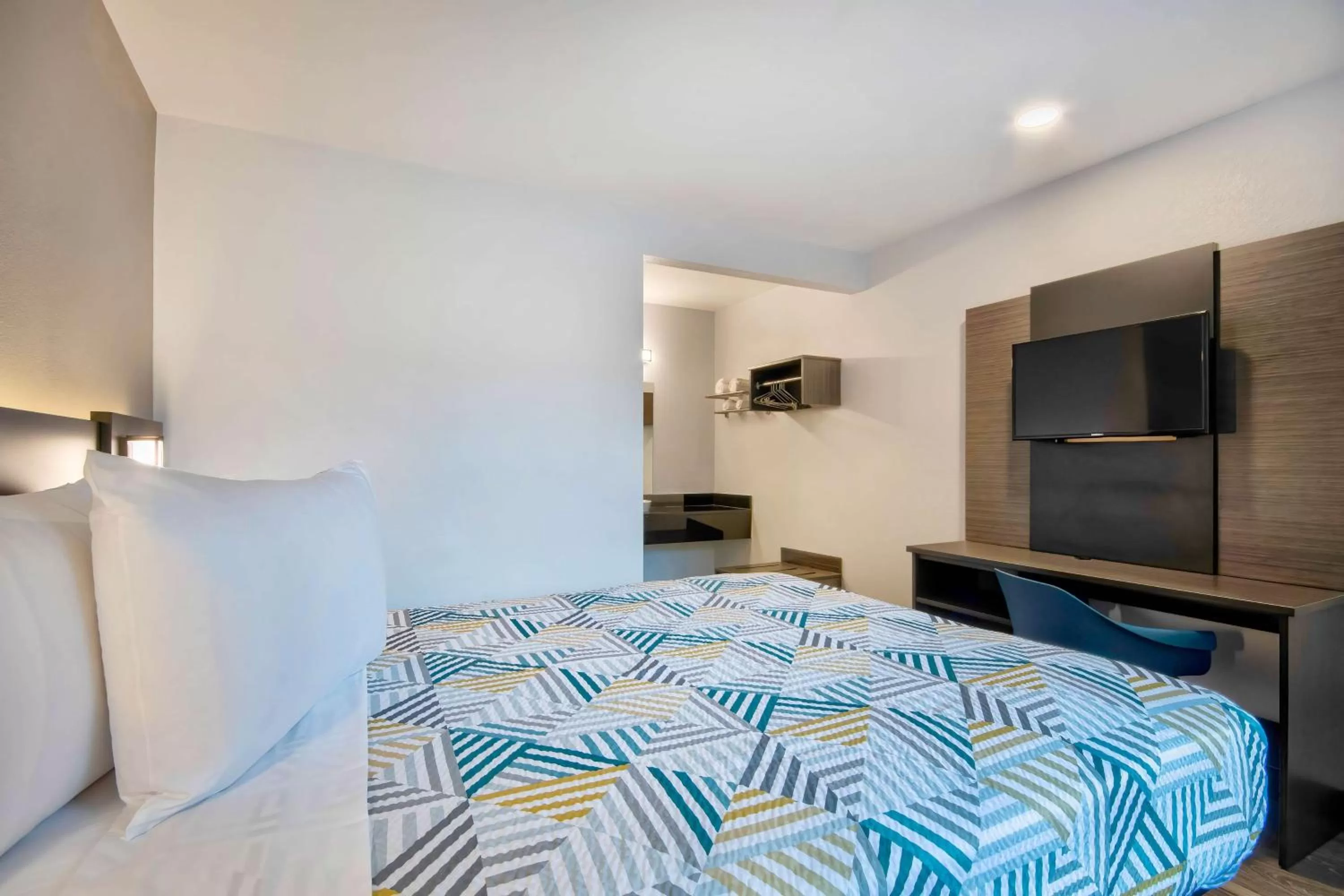 Deluxe Queen Suite in Motel 6-Marina, CA - Monterey