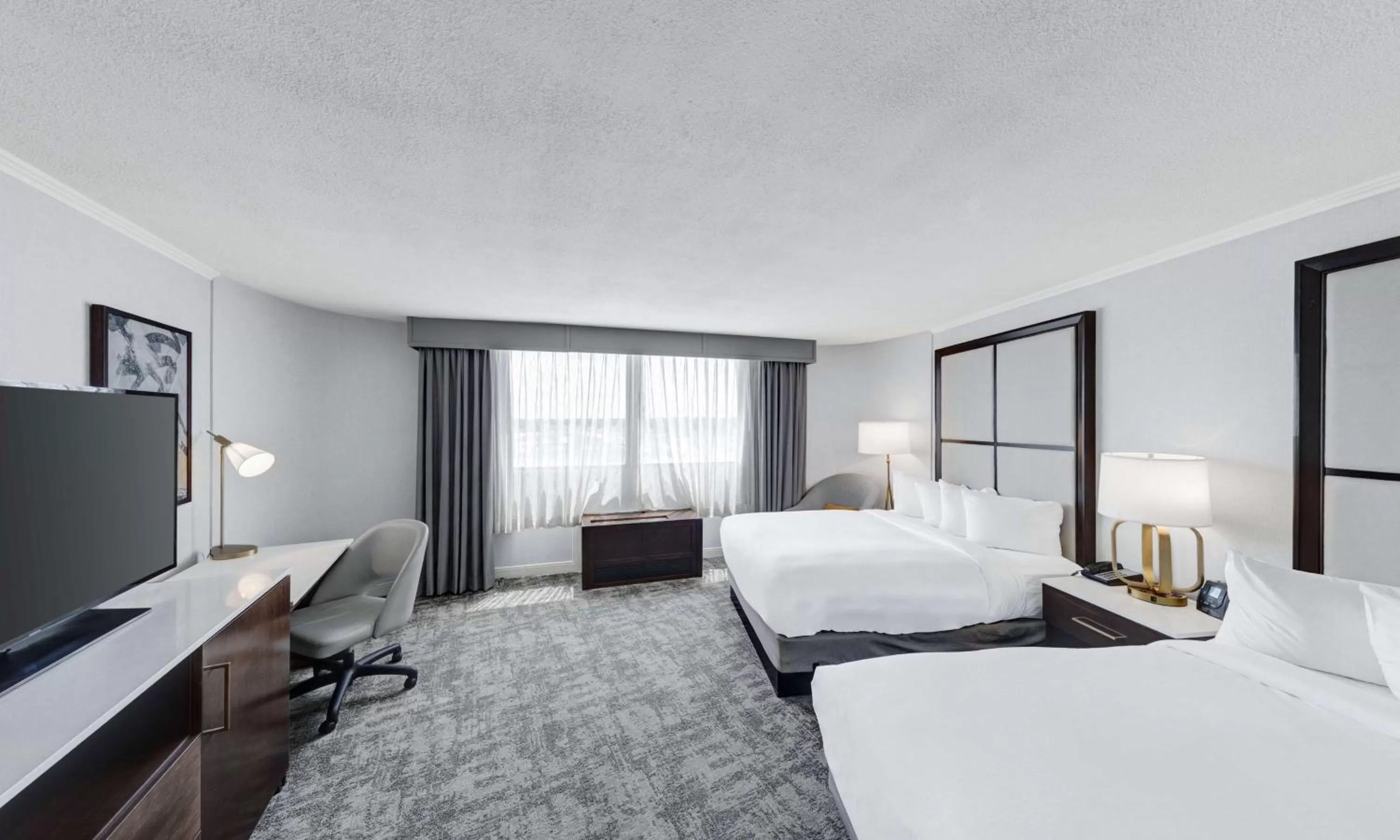 Queen Room with Two Queen Beds in Hilton Chicago/Oak Lawn
