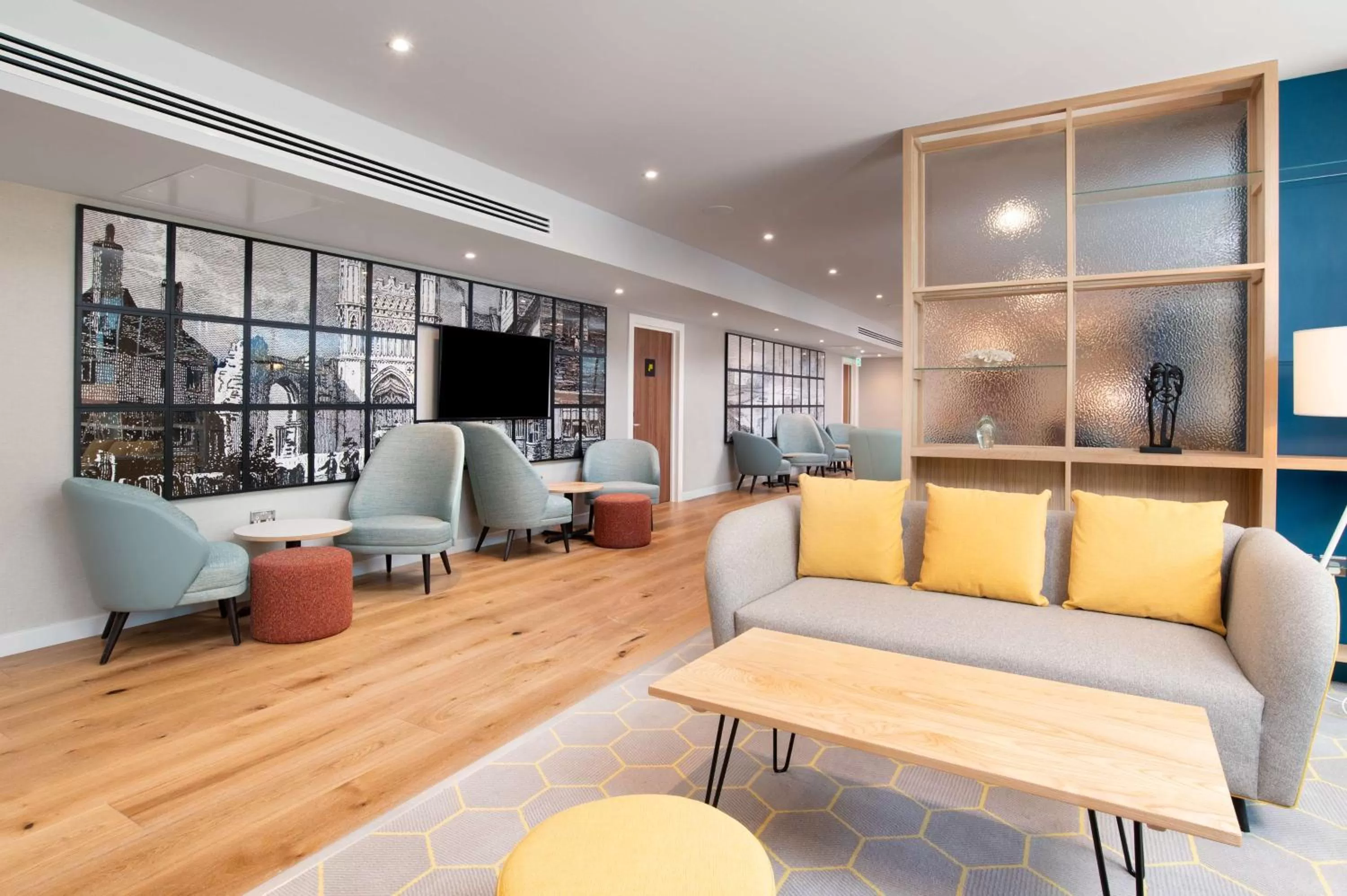 Lobby or reception in Hampton by Hilton Canterbury