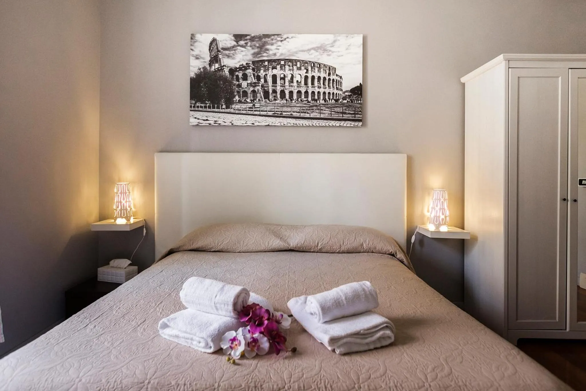 Double or Twin Room with Private External Bathroom in Dulcis In Fundo b&b