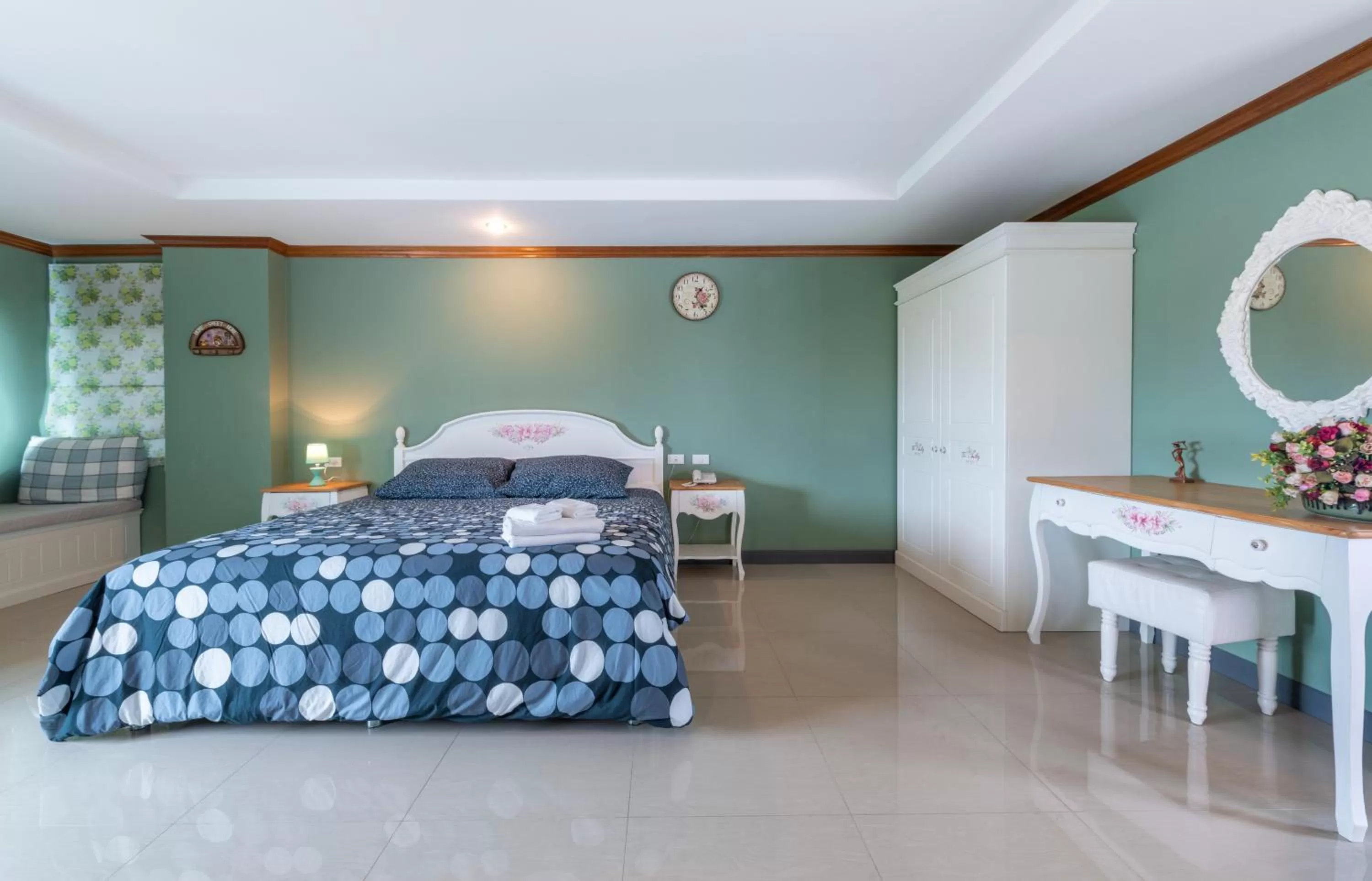 Deluxe Double Room in The Lilly Hotel