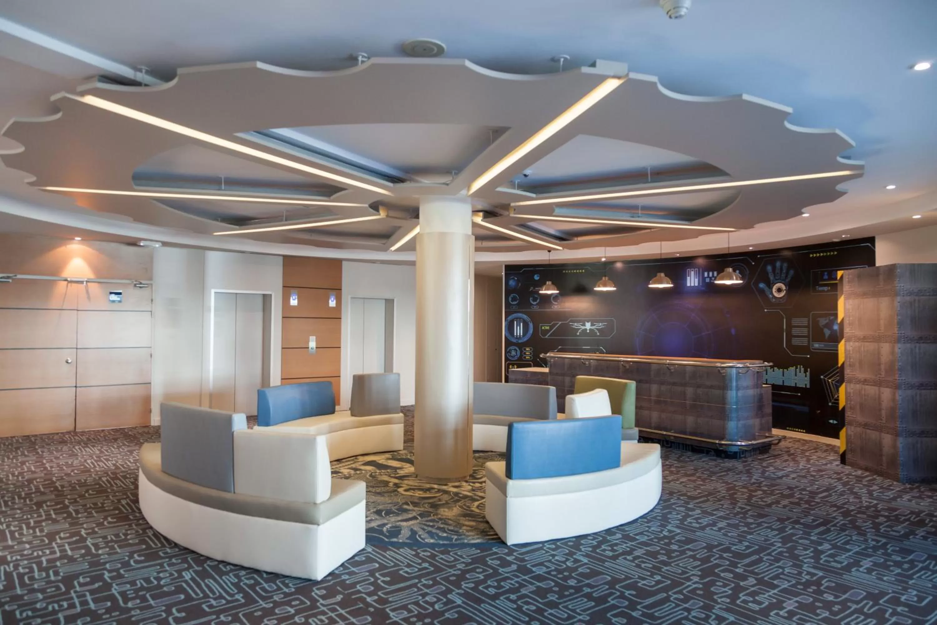 Quadruple Room (1 Double Bed, 2 Single Beds) in Kyriad Poitiers Jules Verne Site du Futuroscope