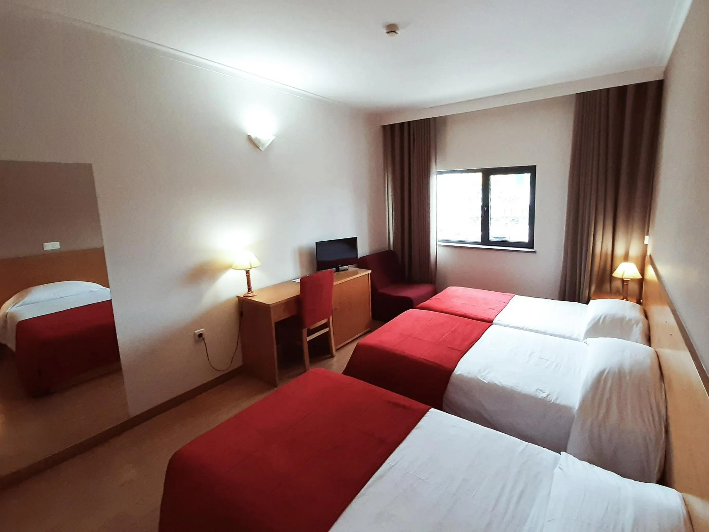 Twin Room with Extra Bed in Hotel Durao