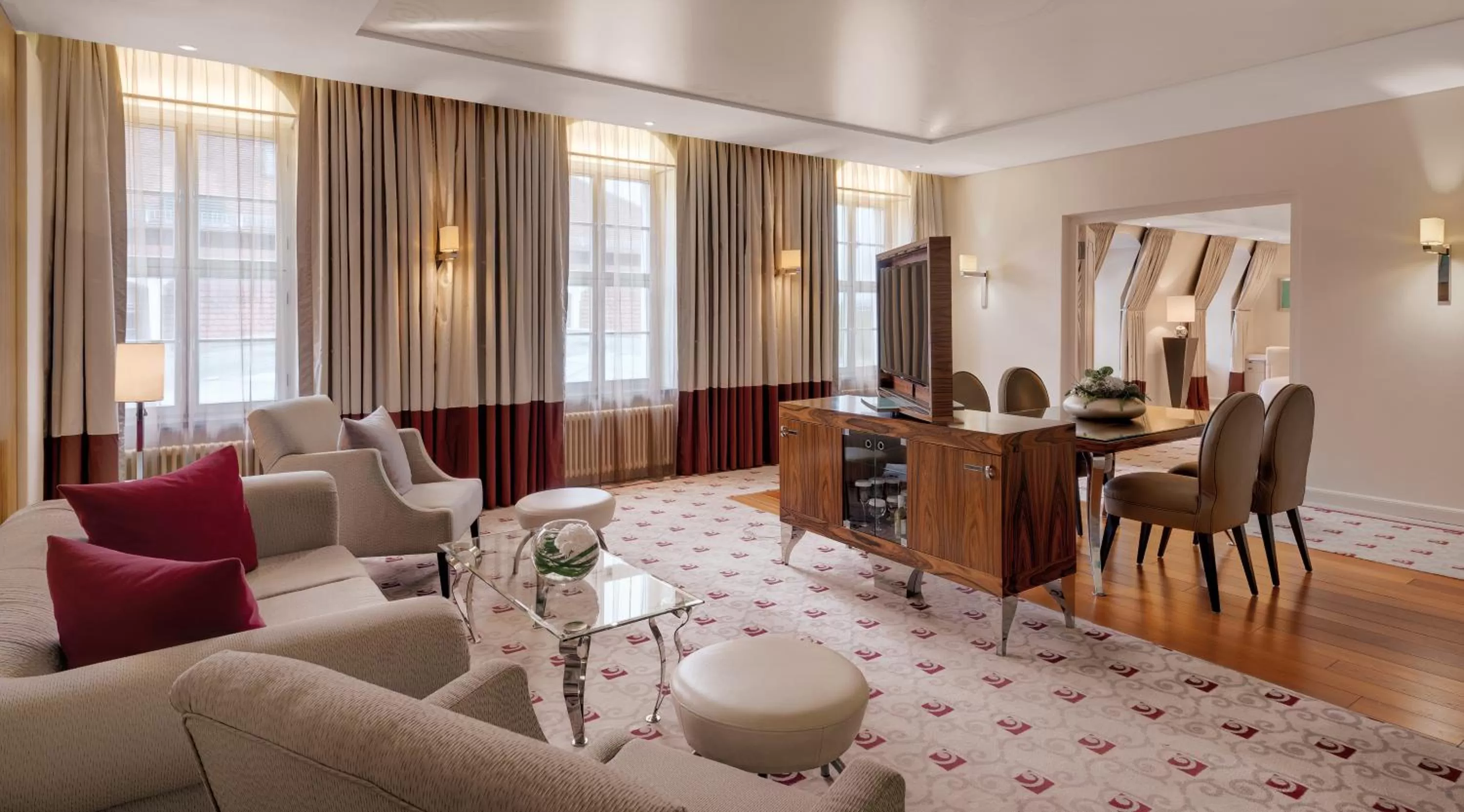 Deluxe Suite, 1 Bedroom Suite, 1 King - single occupancy in Bilderberg Bellevue Hotel Dresden