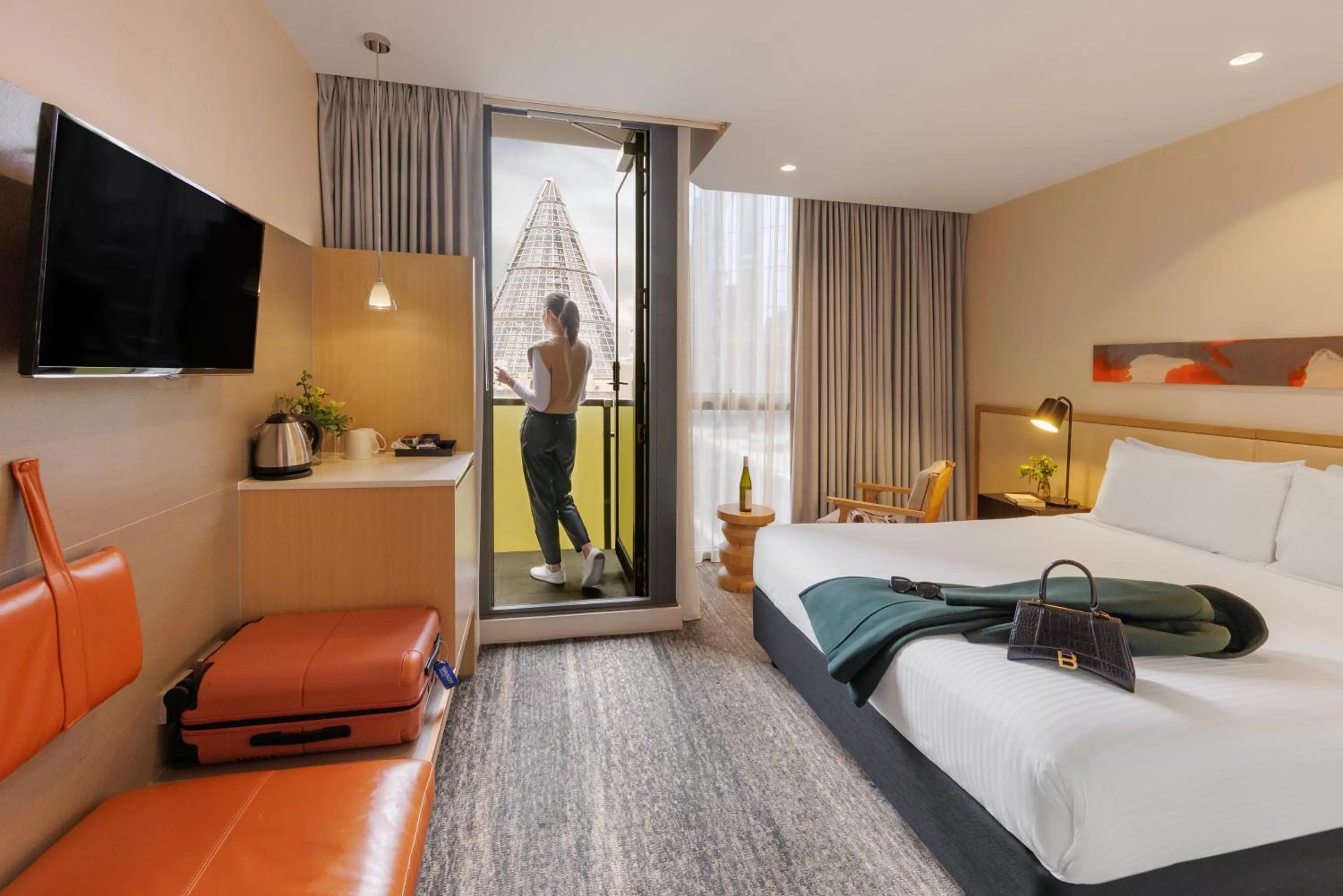 Brady Queen Room in Brady Hotels Central Melbourne