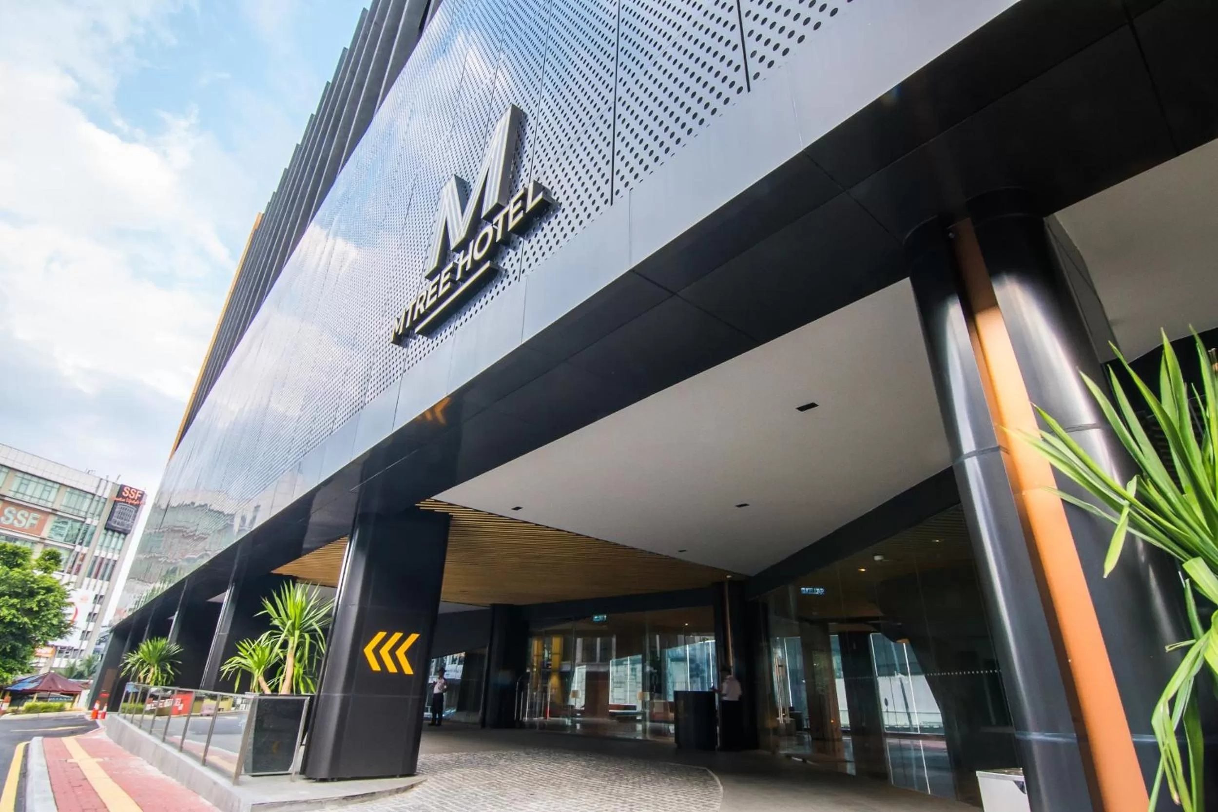 Facade/entrance in MTREE Hotel