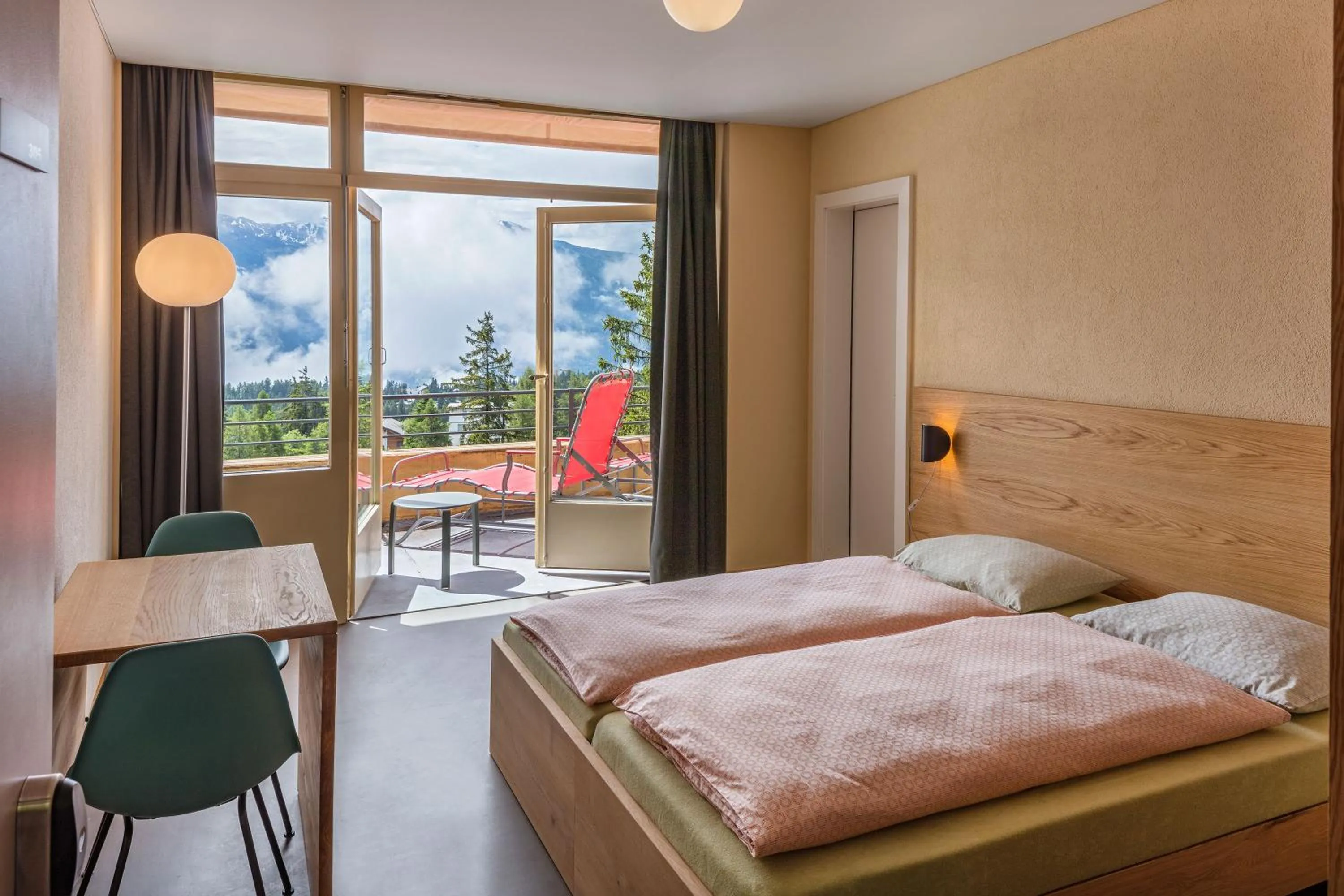 Single Room with Private Bathroom in Crans-Montana Youth Hostel