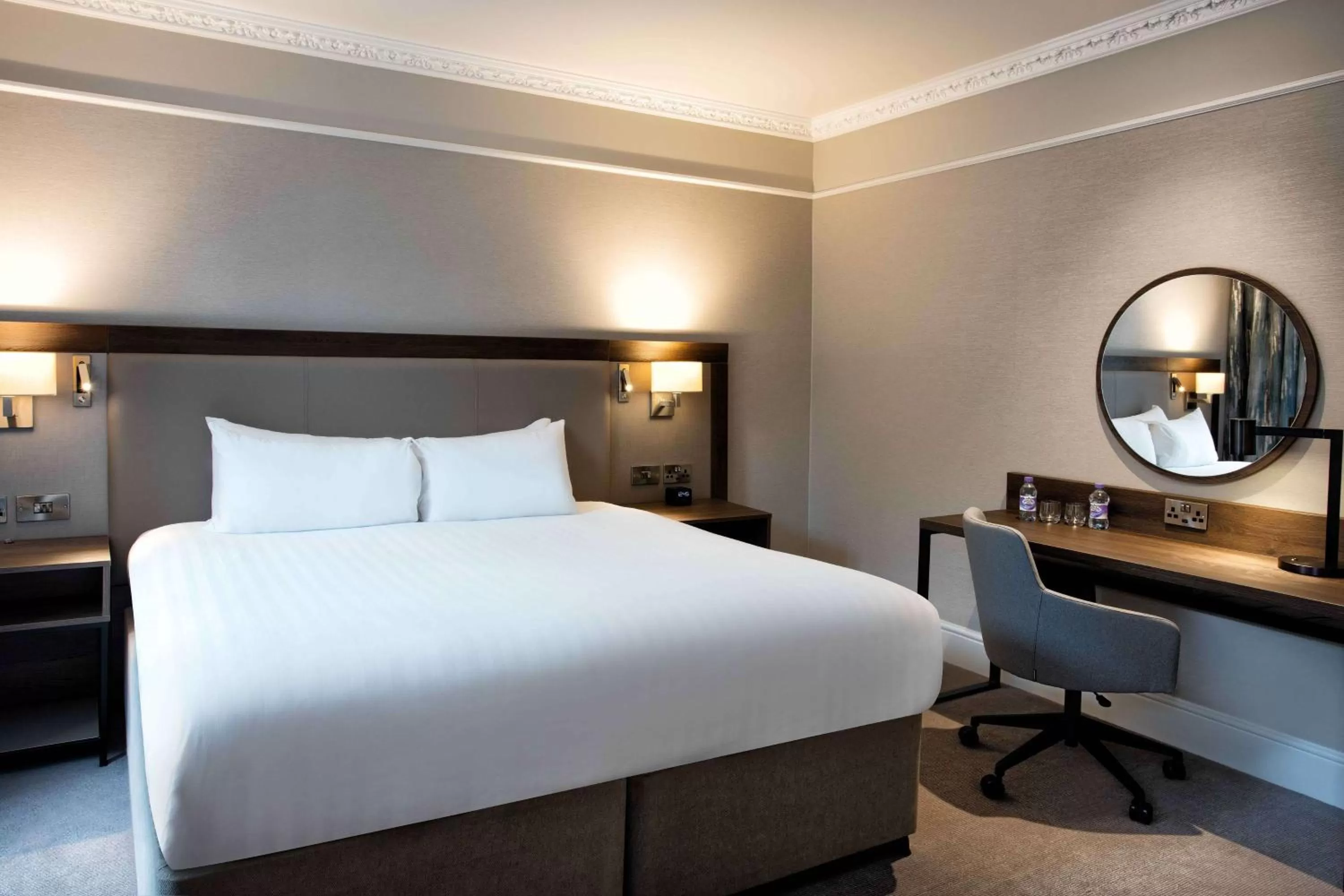 Executive Queen Room in Hilton Edinburgh Carlton