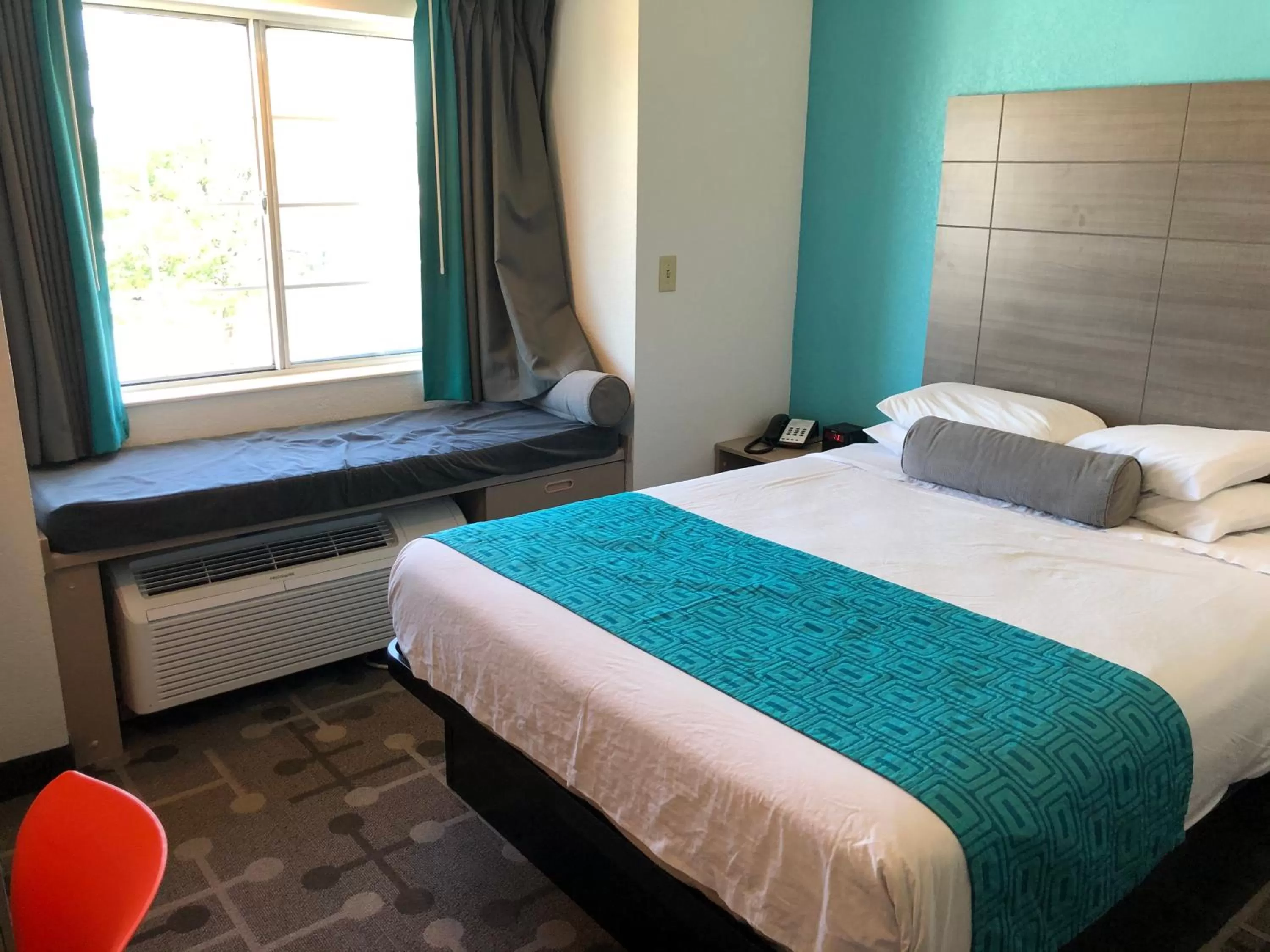 Queen Room - Non-Smoking in Red Lion Inn & Suites Elk Grove Village