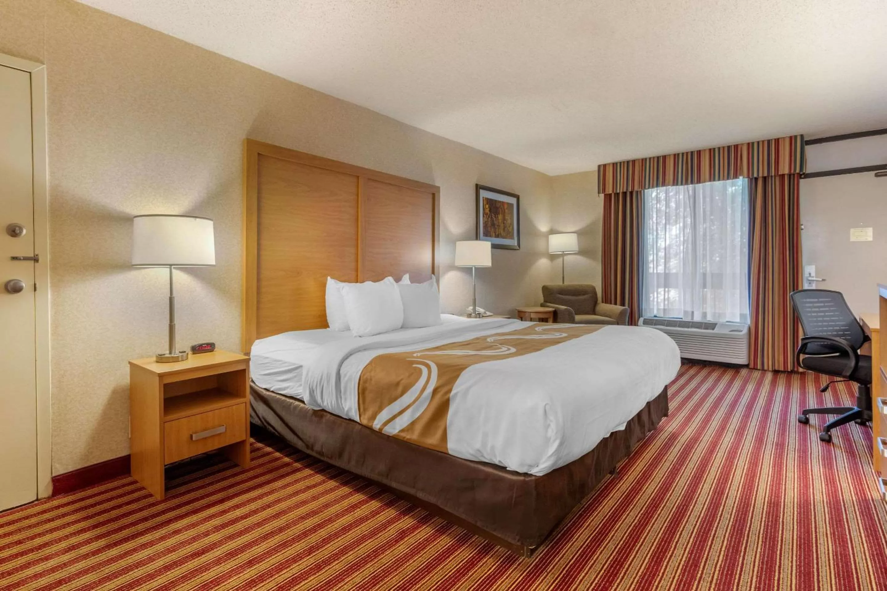 King Room - Smoking  in Quality Inn Exit 4