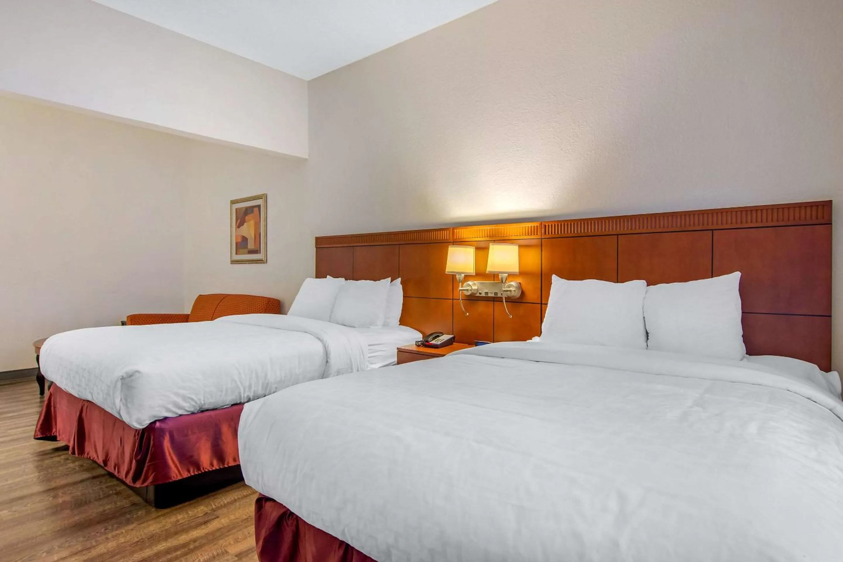 Queen Room with Two Queen Beds in Clarion Suites Duluth I-85