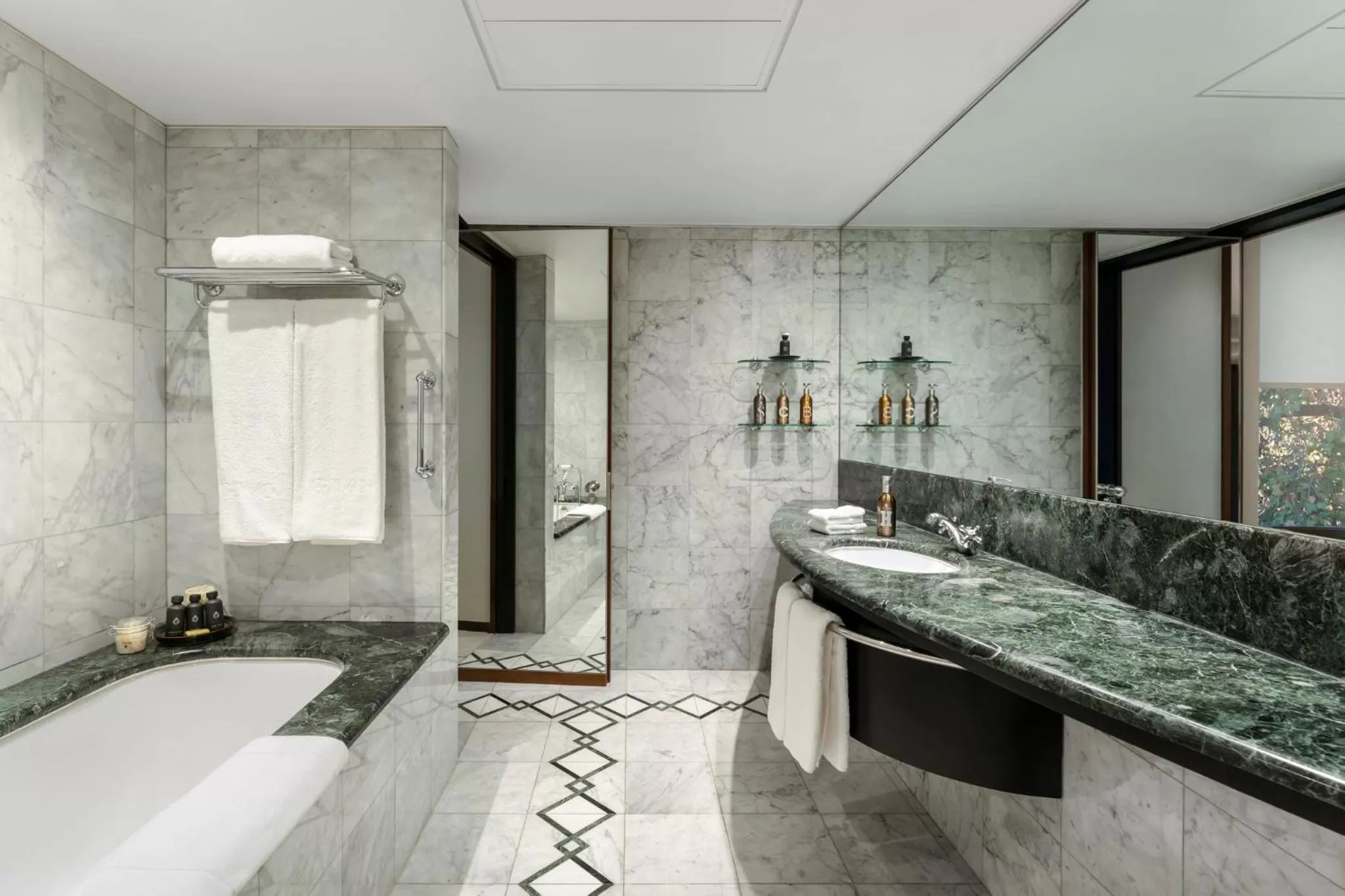 Halkin Room in COMO The Halkin