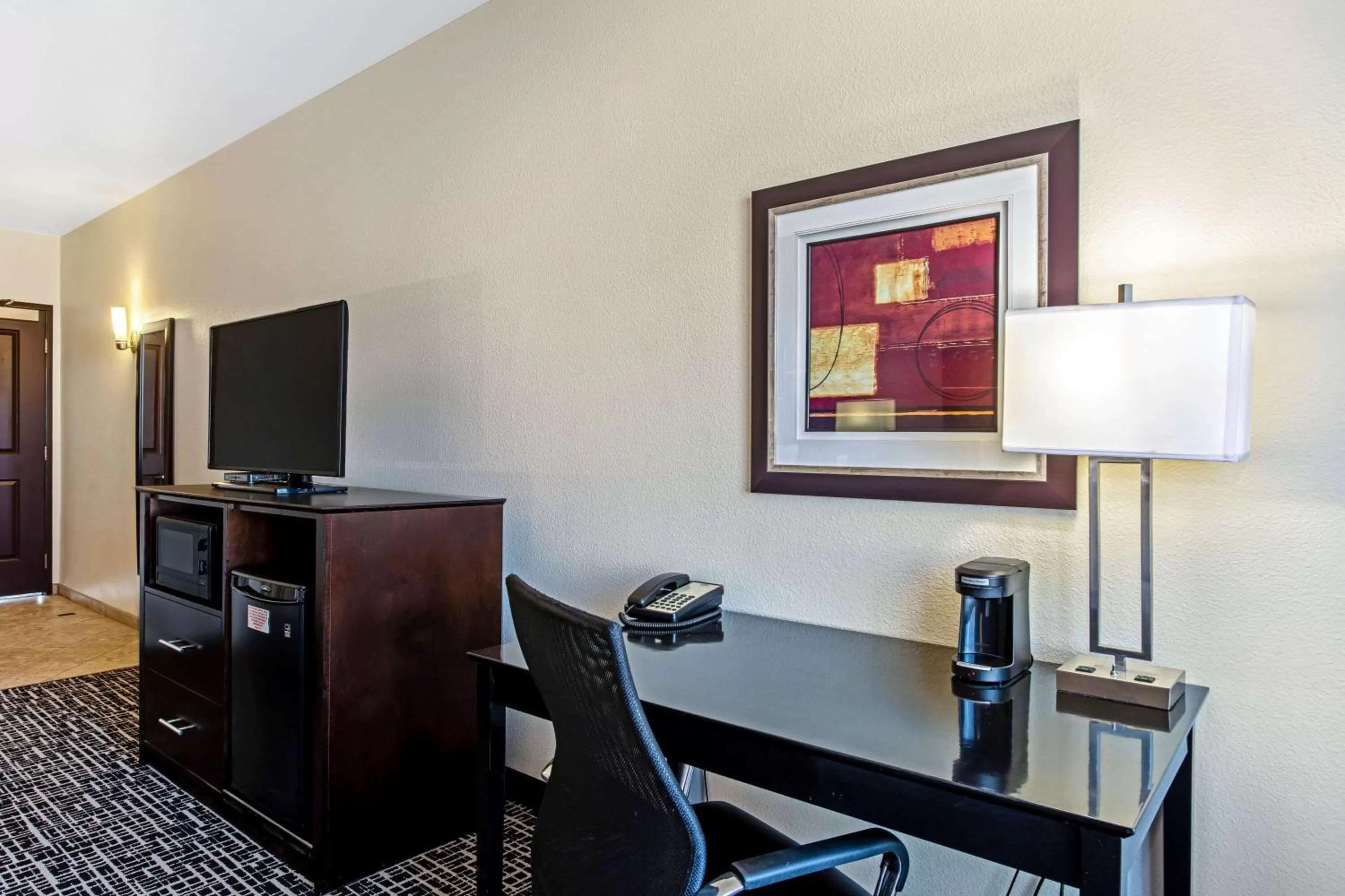 Queen Room with Two Queen Beds - Non-Smoking in La Quinta by Wyndham Denver Gateway Park