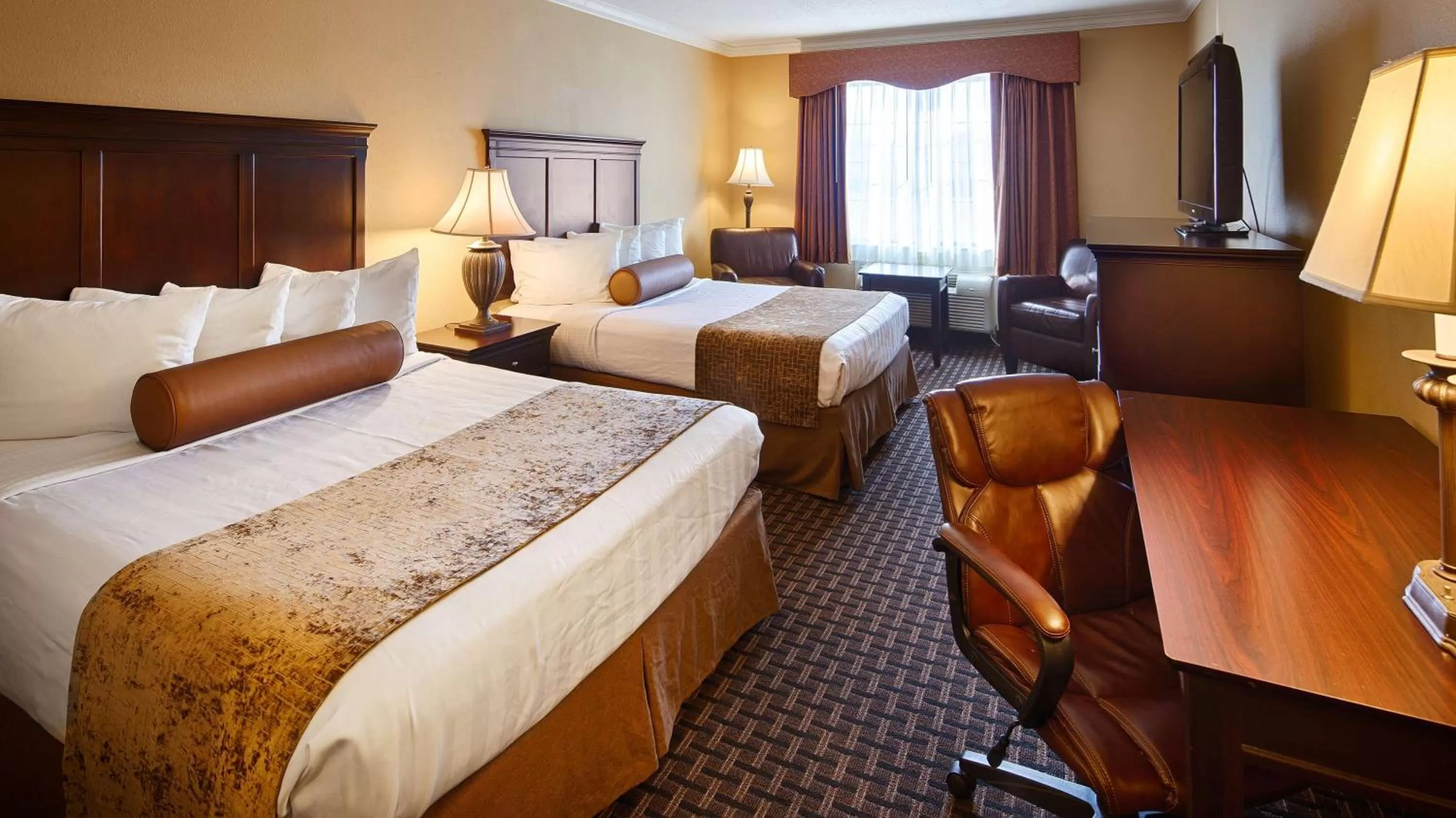 King Suite with Two King Beds and Sofa Bed - Non-Smoking in Best Western Plus Southpark Inn & Suites