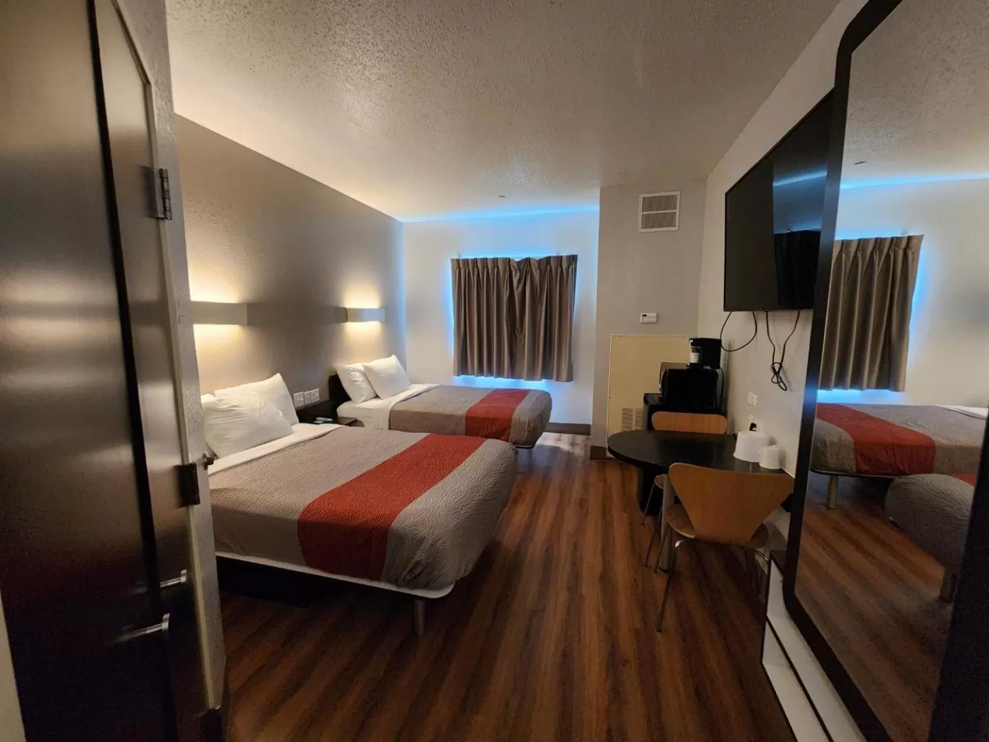 Classic Quadruple Room in Motel 6-Biloxi, MS - Beach