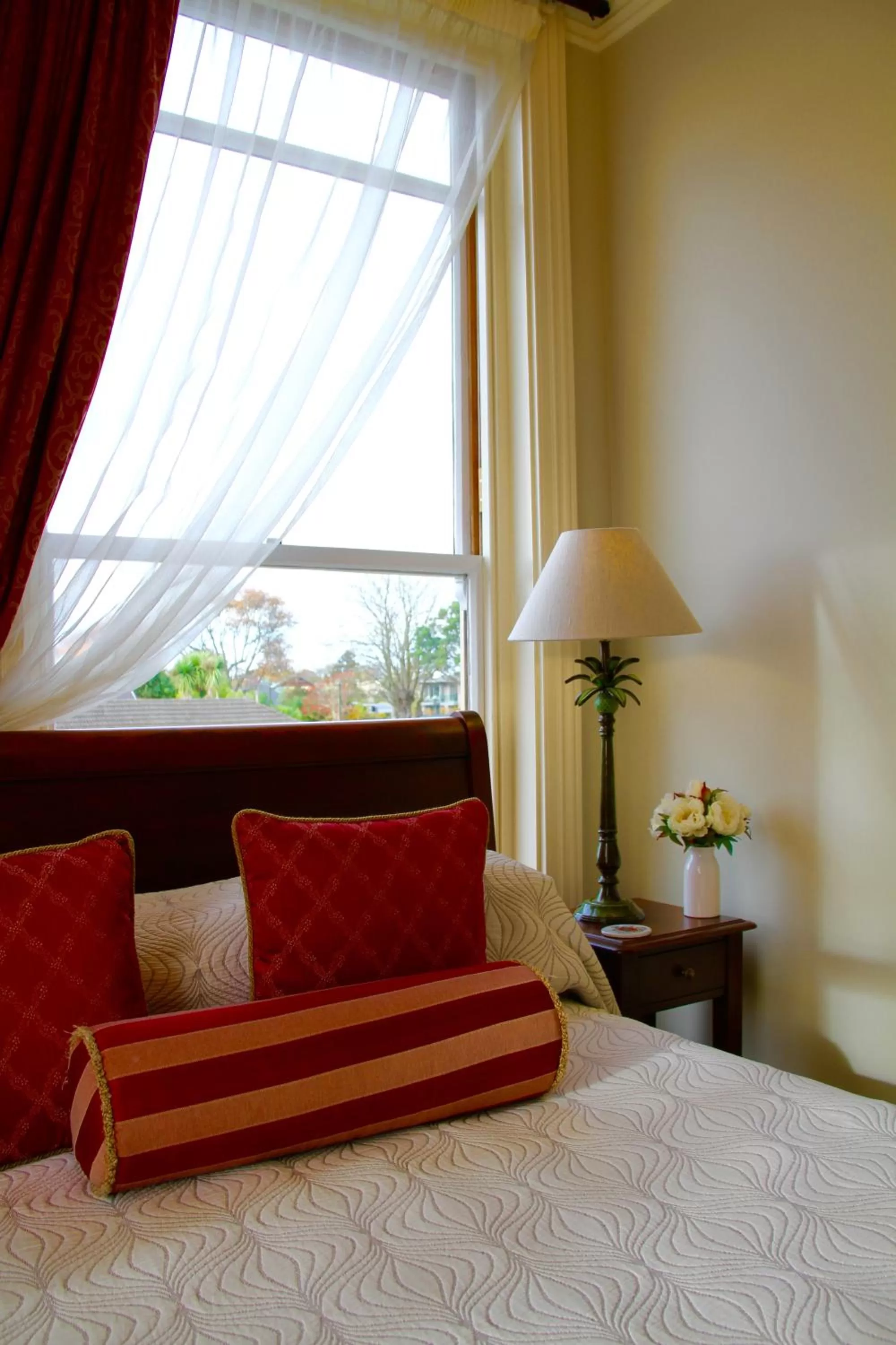 One-Bedroom Suite in Merivale Manor