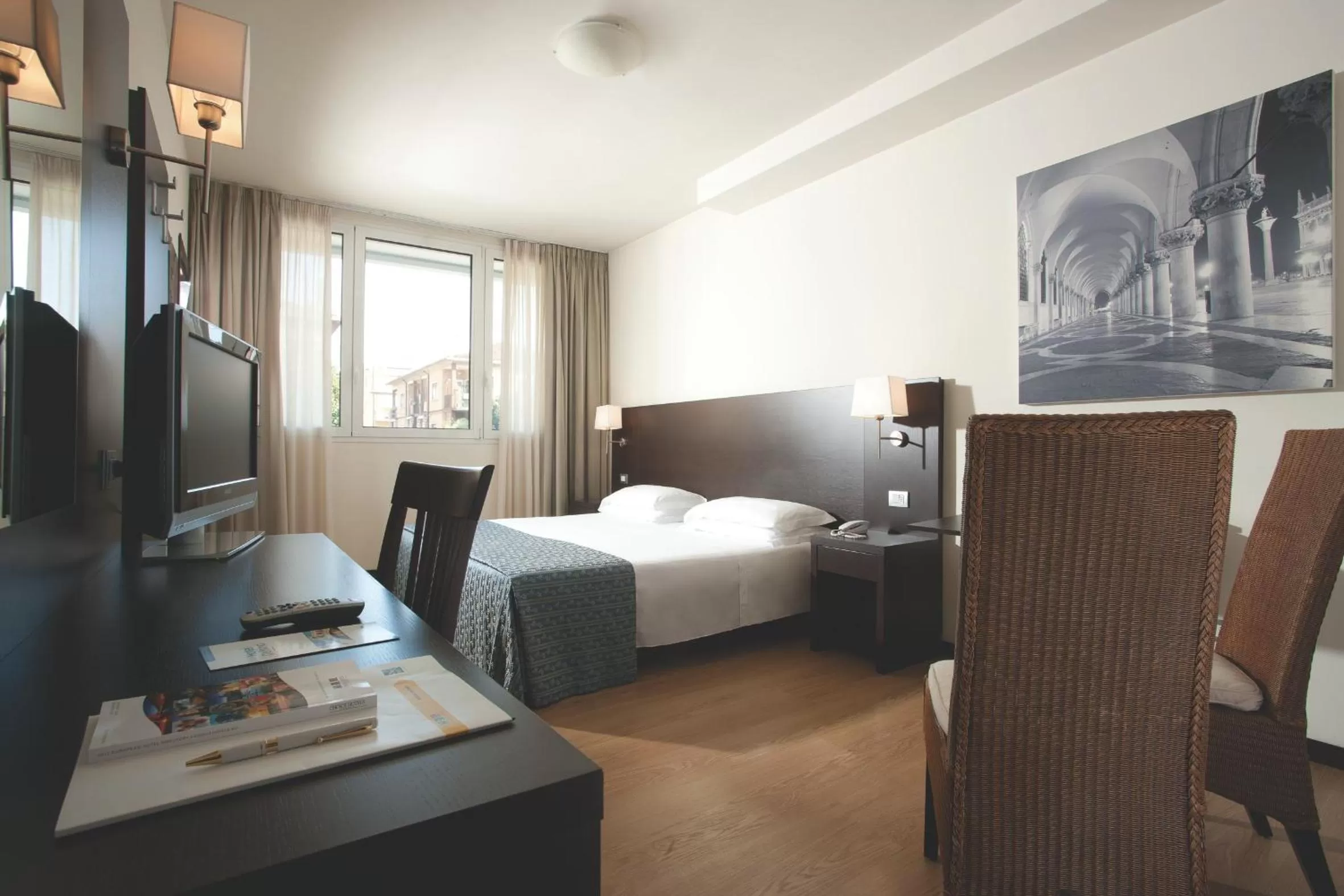 Superior Double or Twin Room in Hotel Delfino Venezia Mestre