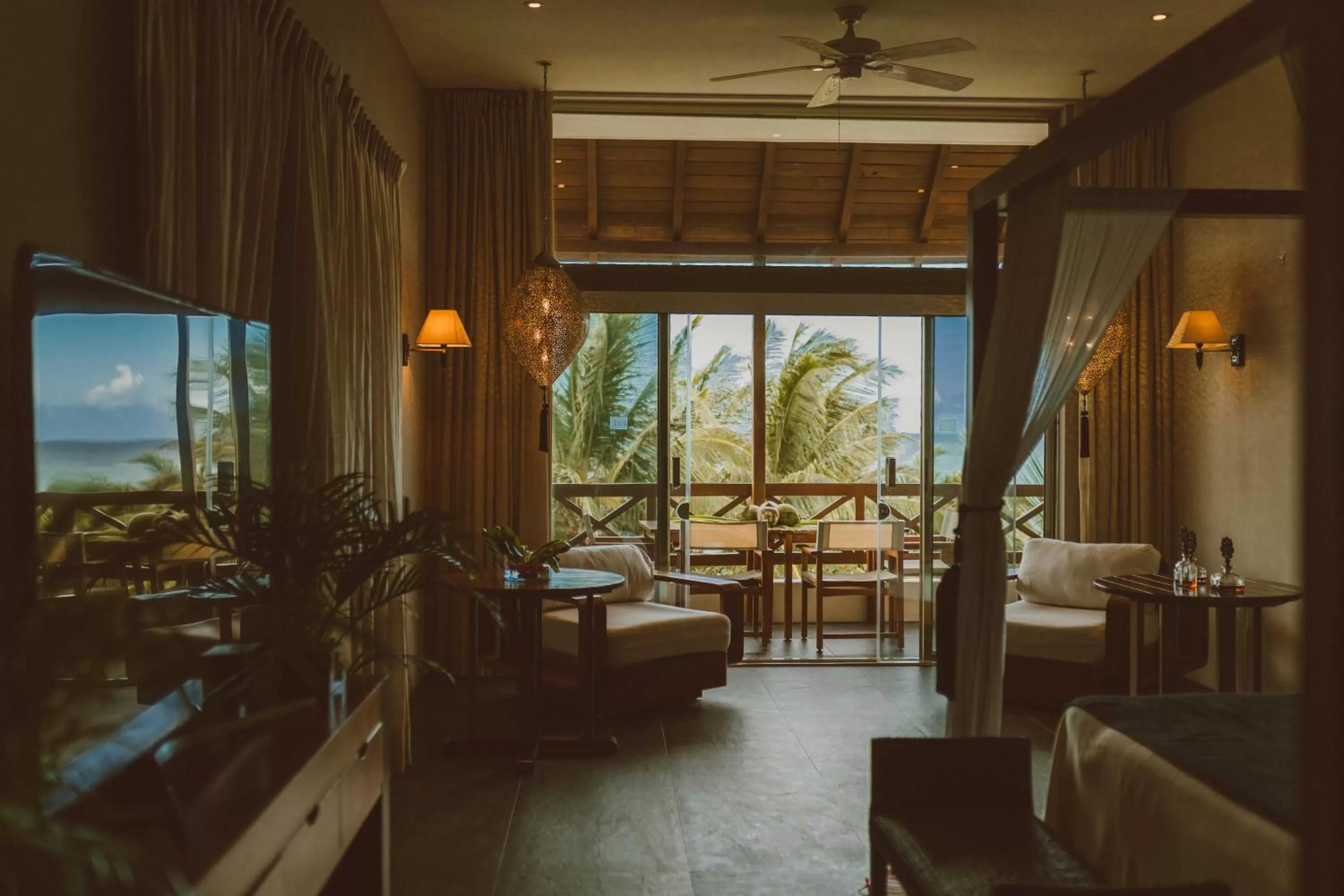 King Suite with Ocean View in Jashita Hotel