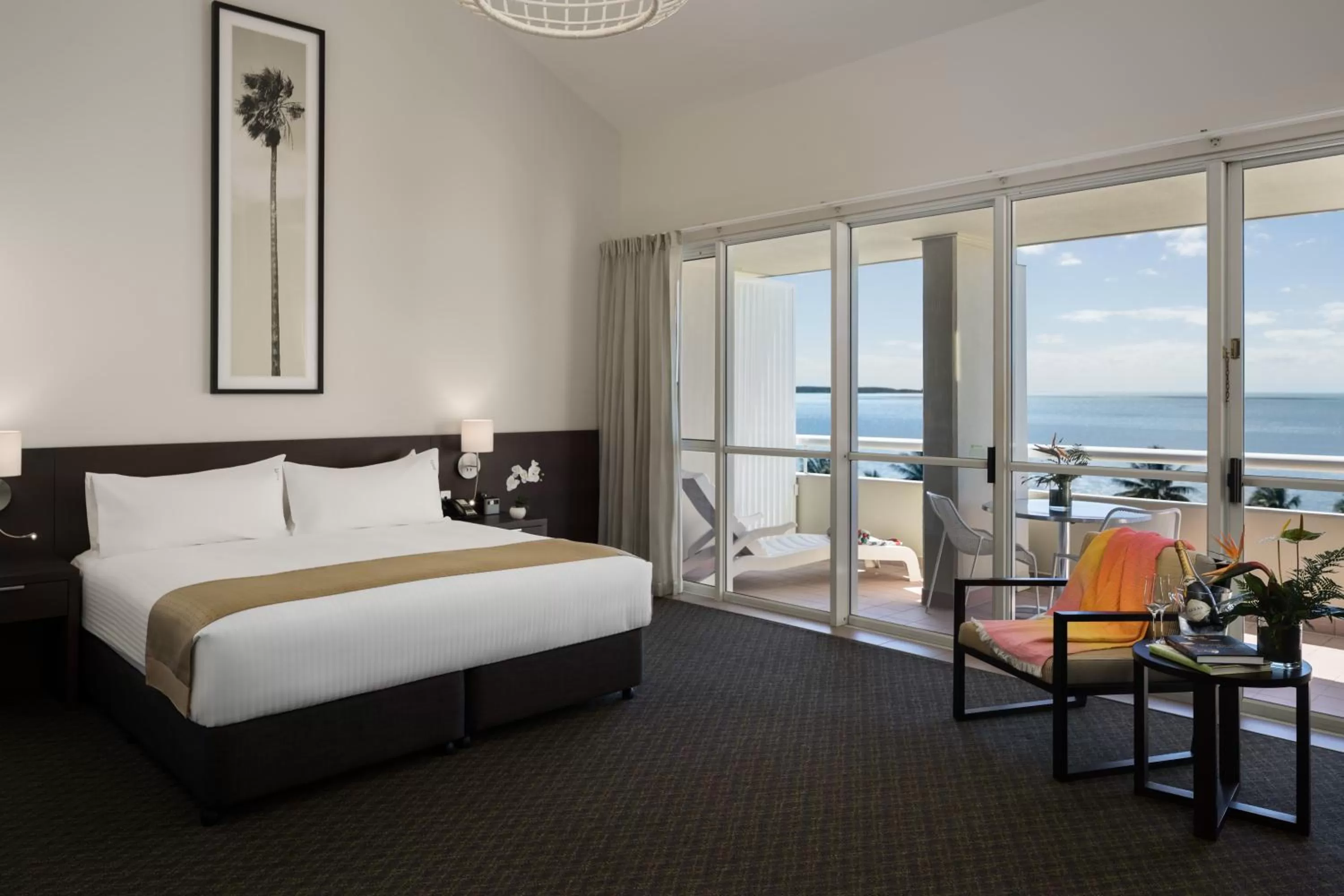 King Suite - Seafront in Cairns Harbourside Hotel