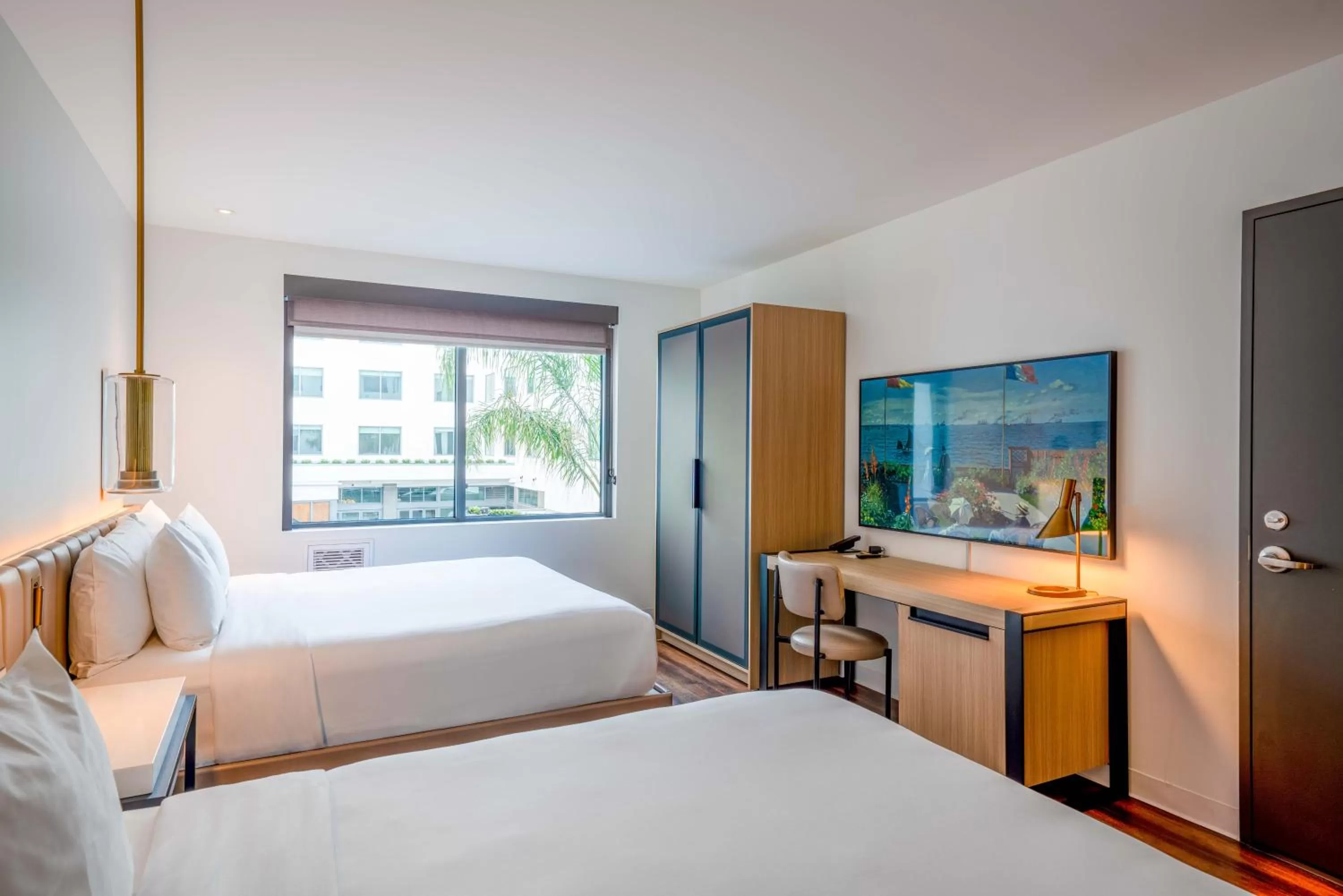 Two kings in Shashi Hotel Mountain View Palo Alto