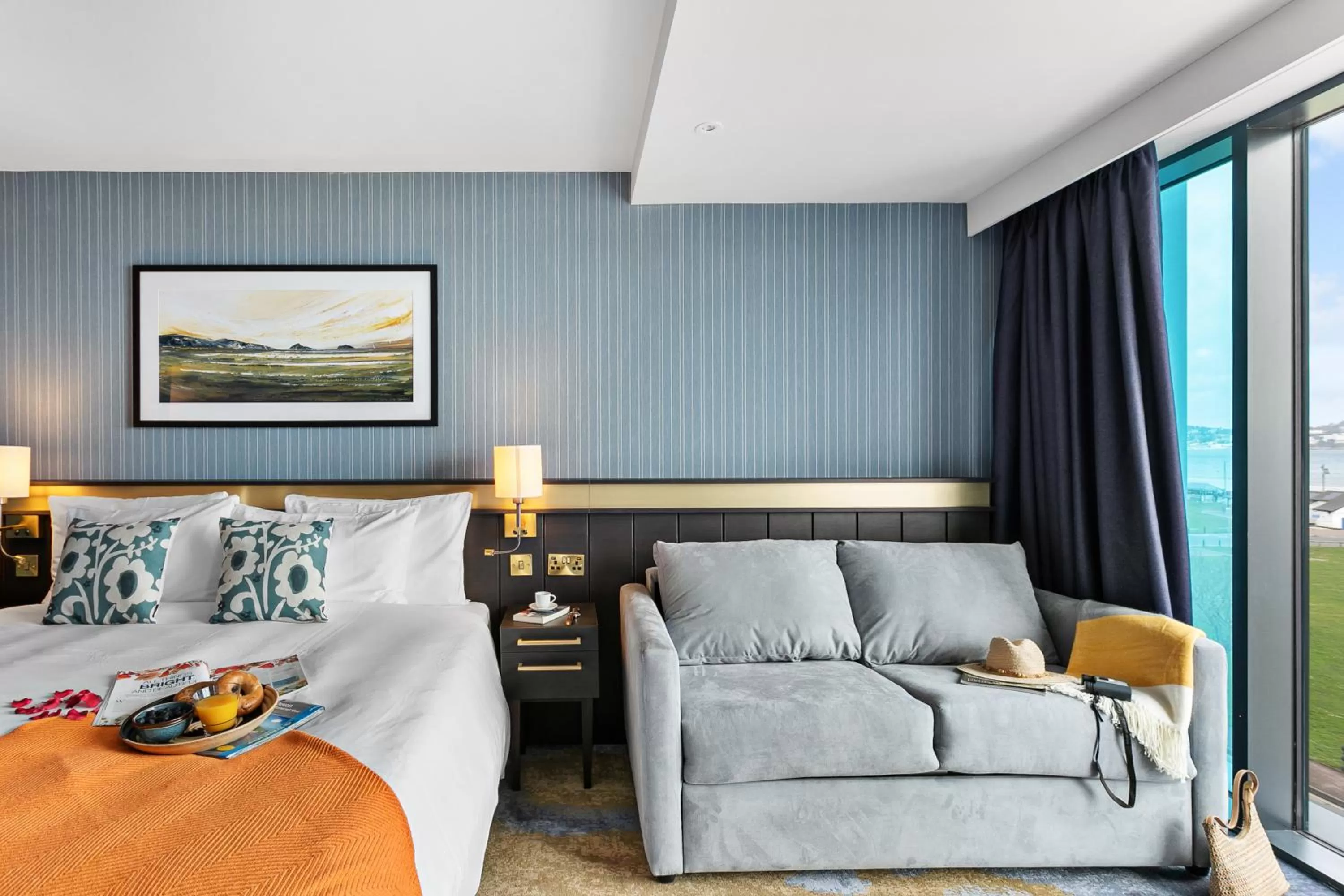 Deluxe Privilege Room with One Double Bed and Sofa Bed in Mercure Paignton Hotel