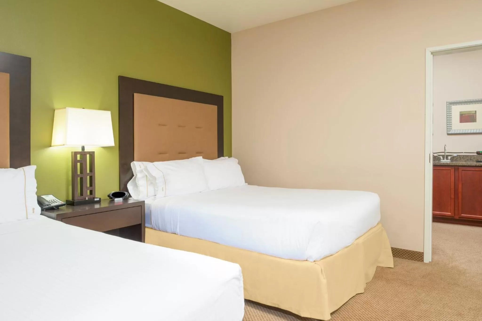 Suite with Mobility Accessible Tub - Non-Smoking in Holiday Inn Express Hotel & Suites North Sequim by IHG