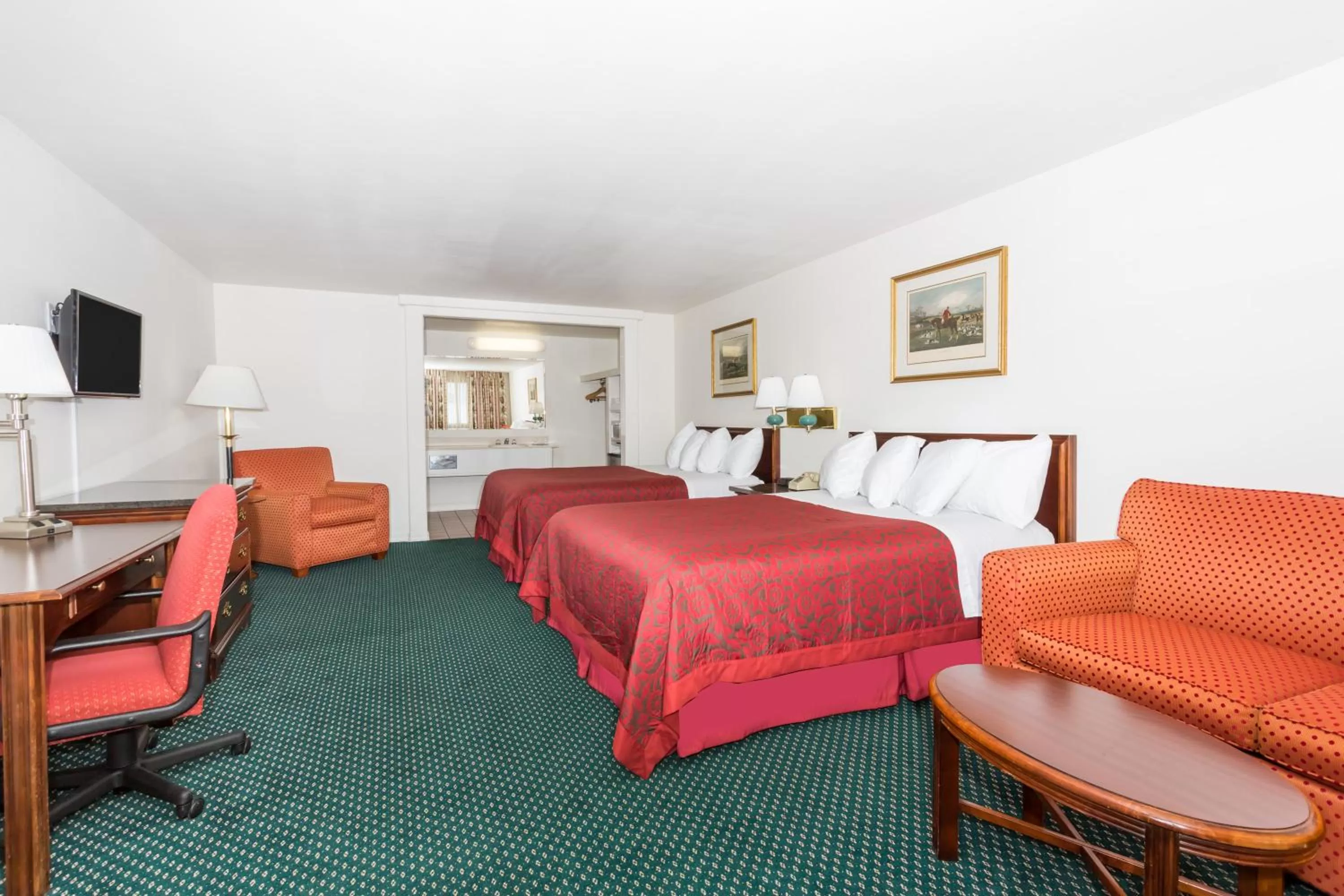 Deluxe Queen Suite - Non-Smoking in Days Inn by Wyndham Kimball