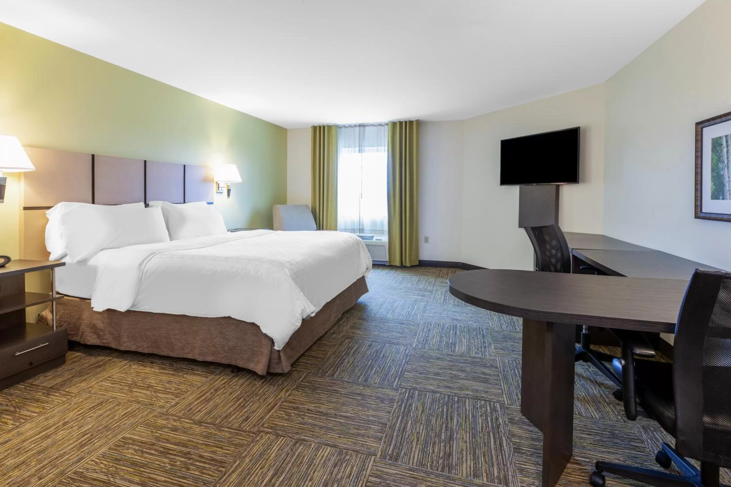 Studio King Suite with Accessible Roll-In Shower - Non-Smoking in Candlewood Suites Kalamazoo by IHG