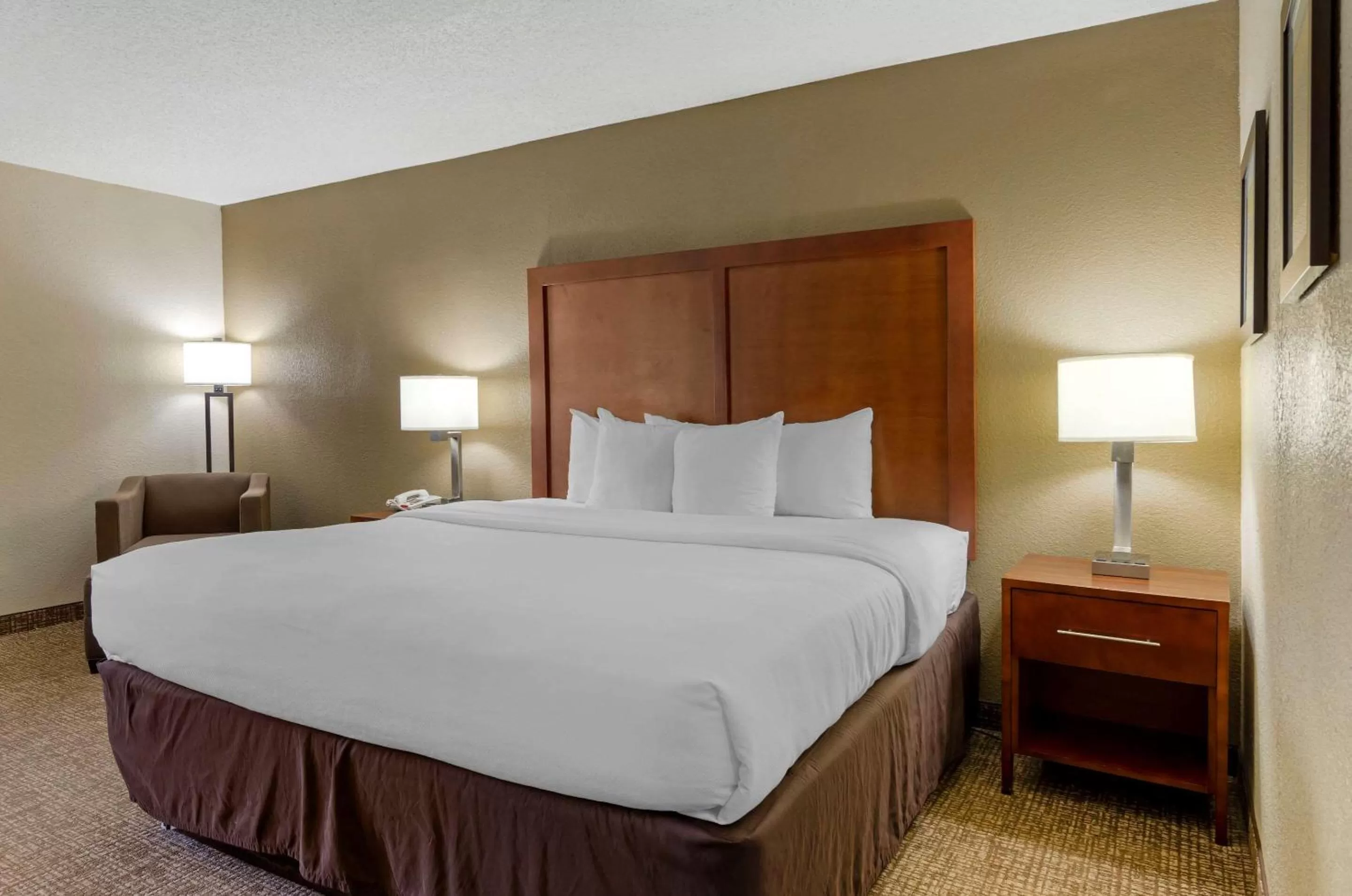 King Room - Accessible/Non-Smoking in Comfort Inn
