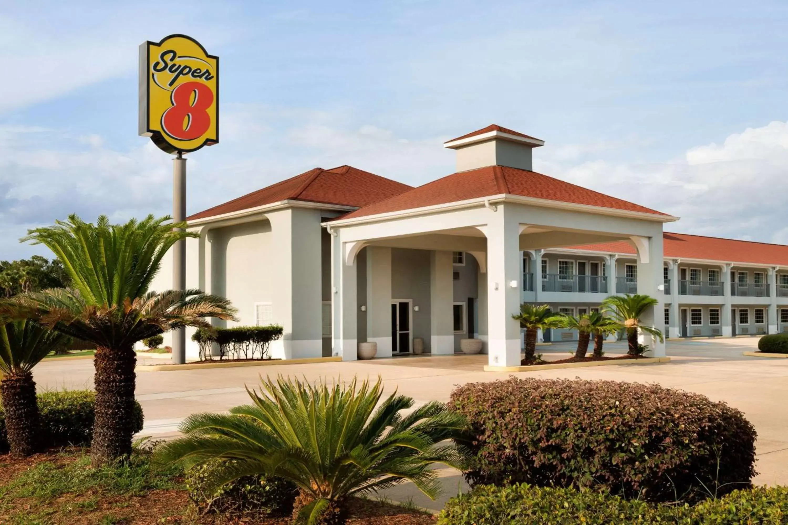Super 8 by Wyndham Lake Charles Northeast Super 8 by Wyndham Lake Charles Northeast