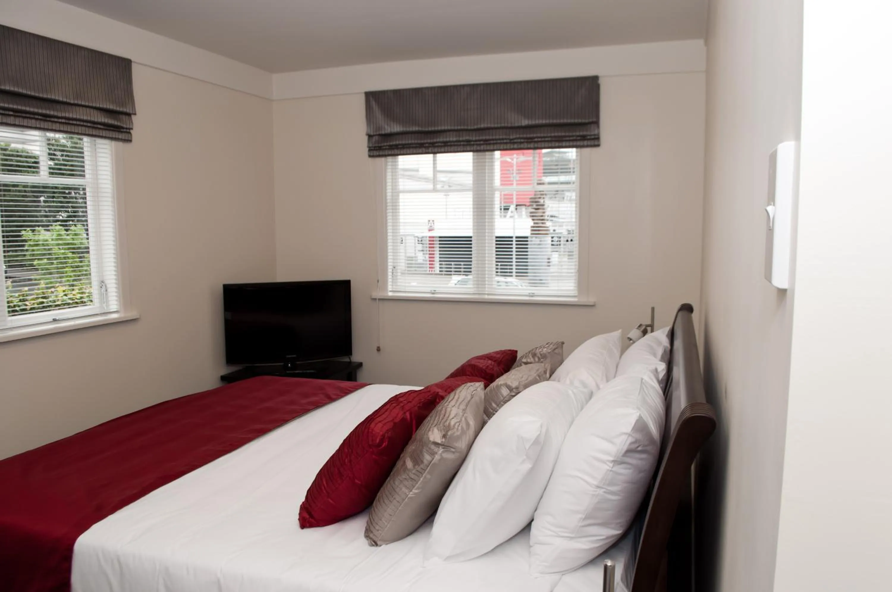 One-Bedroom Apartment in At Eden Park Motel